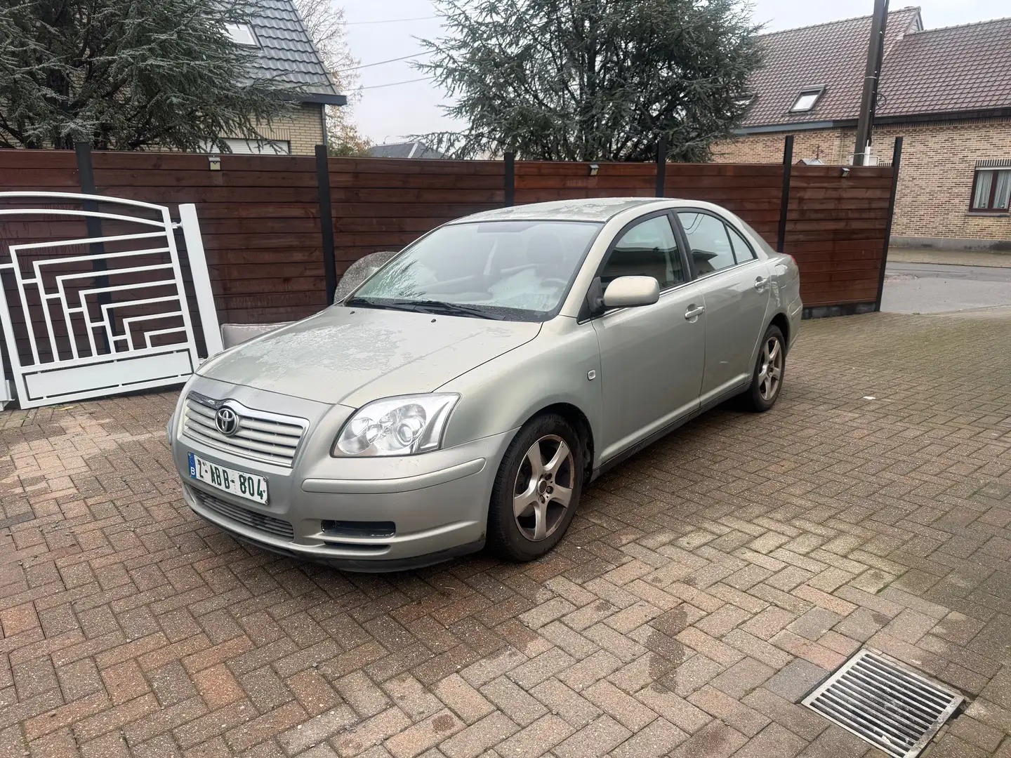 Toyota Avensis 1.8 vvti Bronze - 1