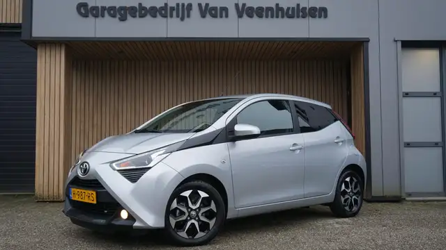 Toyota Aygo 1.0 VVT-i 72pk x-joy 5Drs Clima Groot scherm 15inc