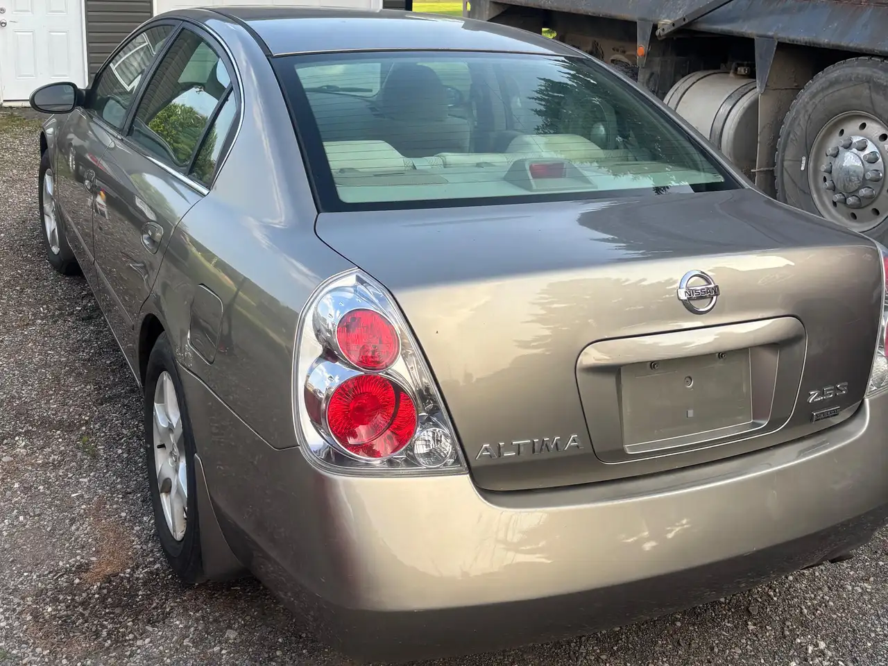 Nissan Altima снимка Nissan Altima