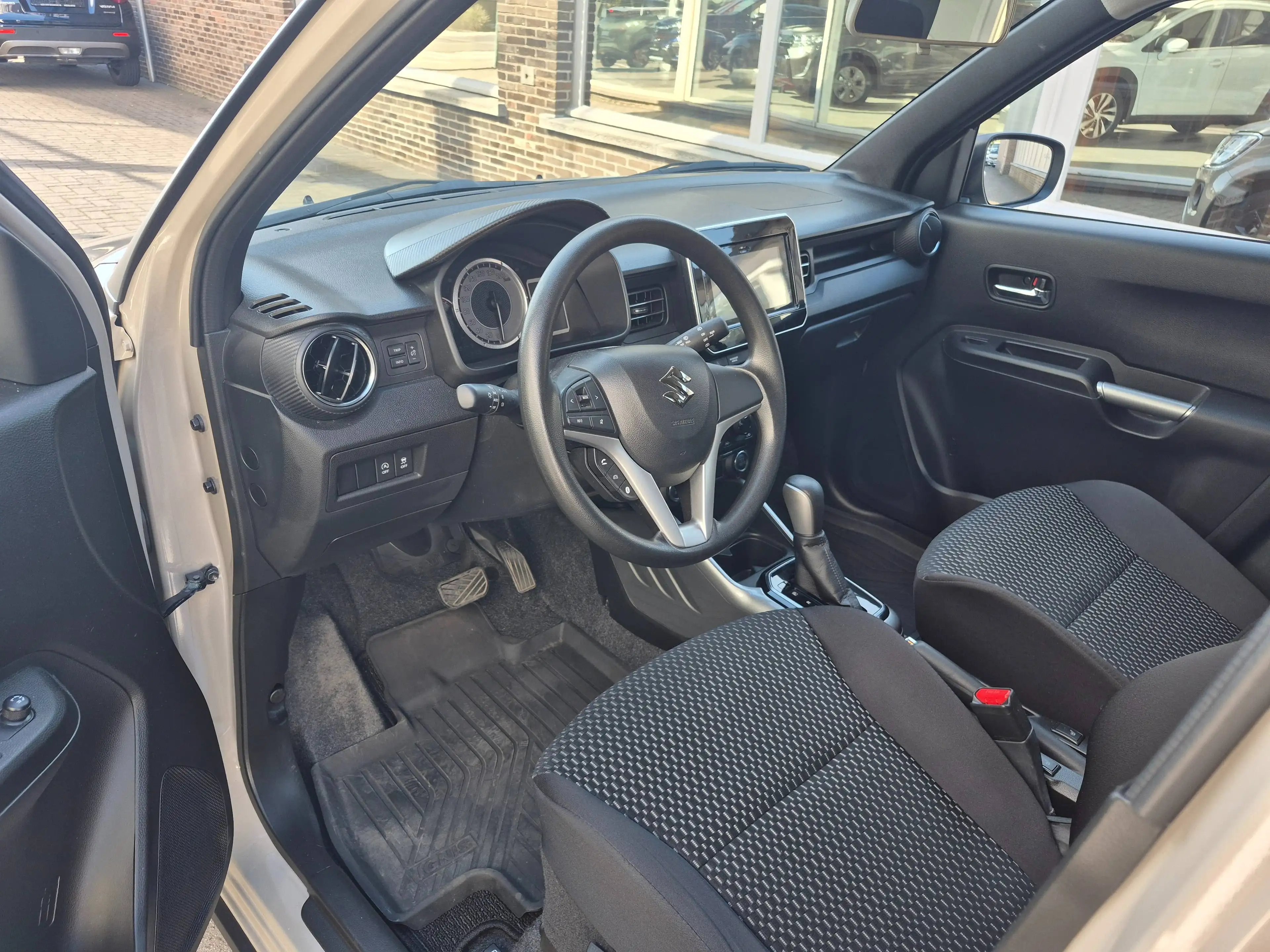 Suzuki Ignis Ignis 1.2i SHVS GL  12V CVT — photo 14