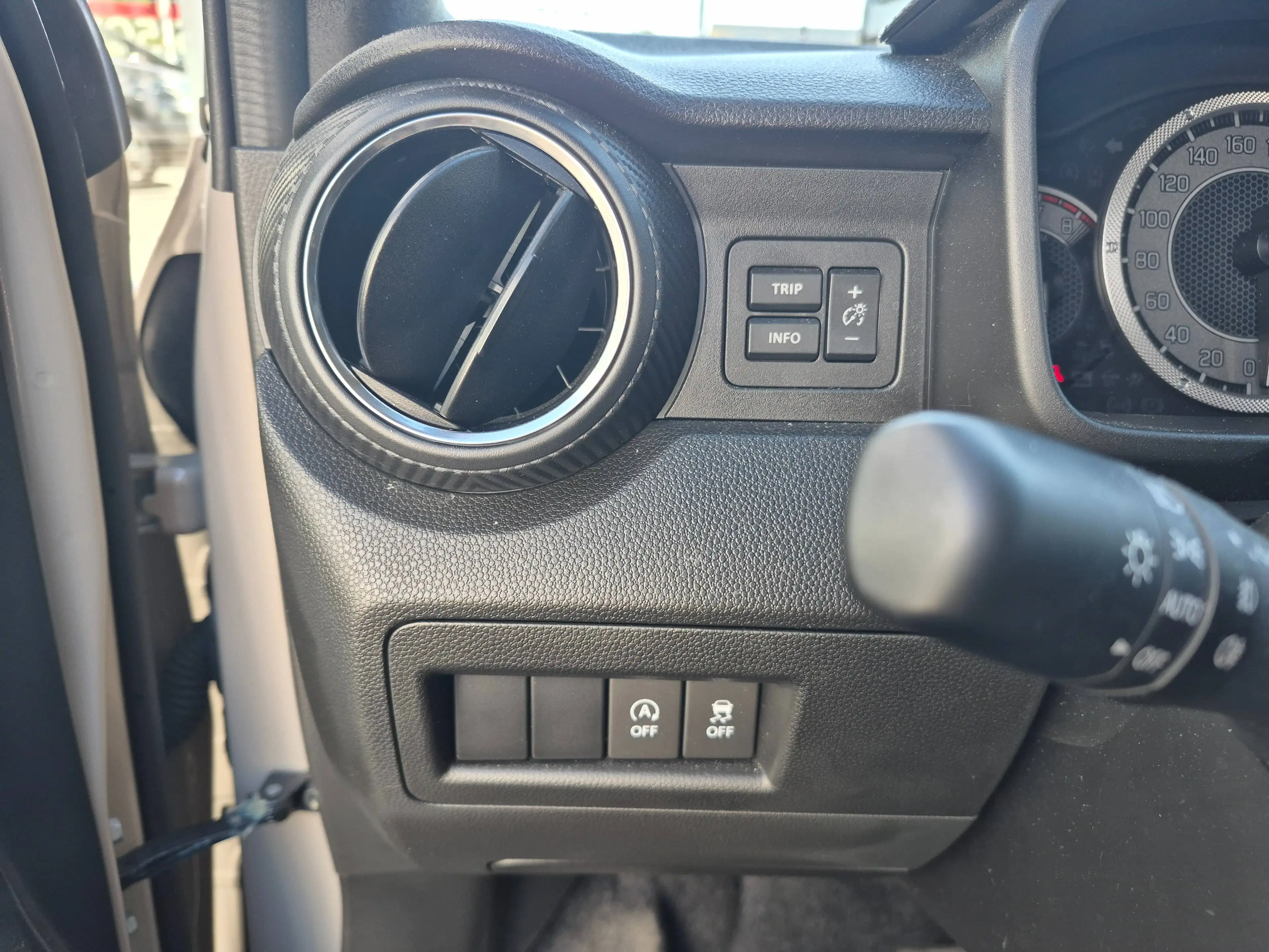Suzuki Ignis Ignis 1.2i SHVS GL  12V CVT — photo 8