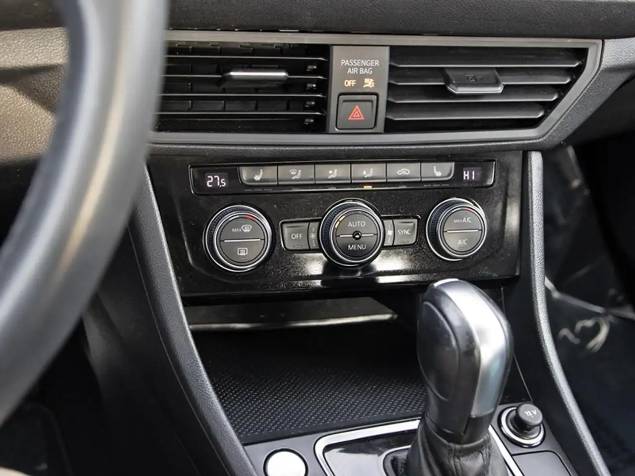 Volkswagen Jetta снимка Volkswagen Jetta