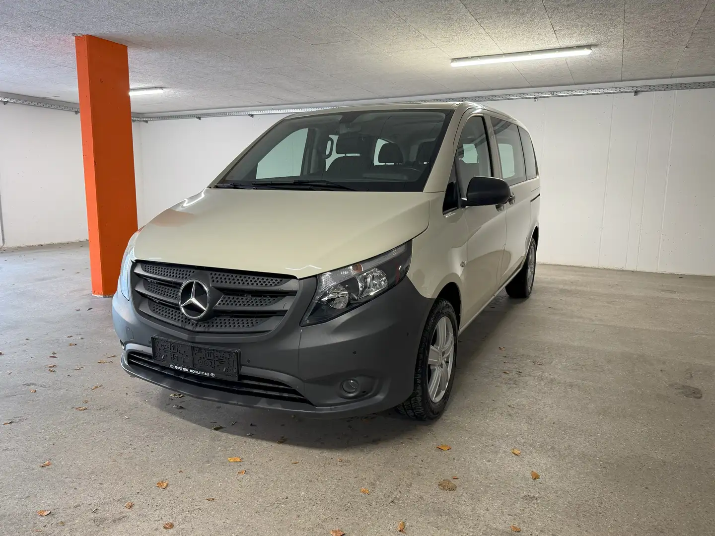 Mercedes-Benz Vito 114 CDI/BT Pro 4MATIC kompakt (447.701) Grau - 1