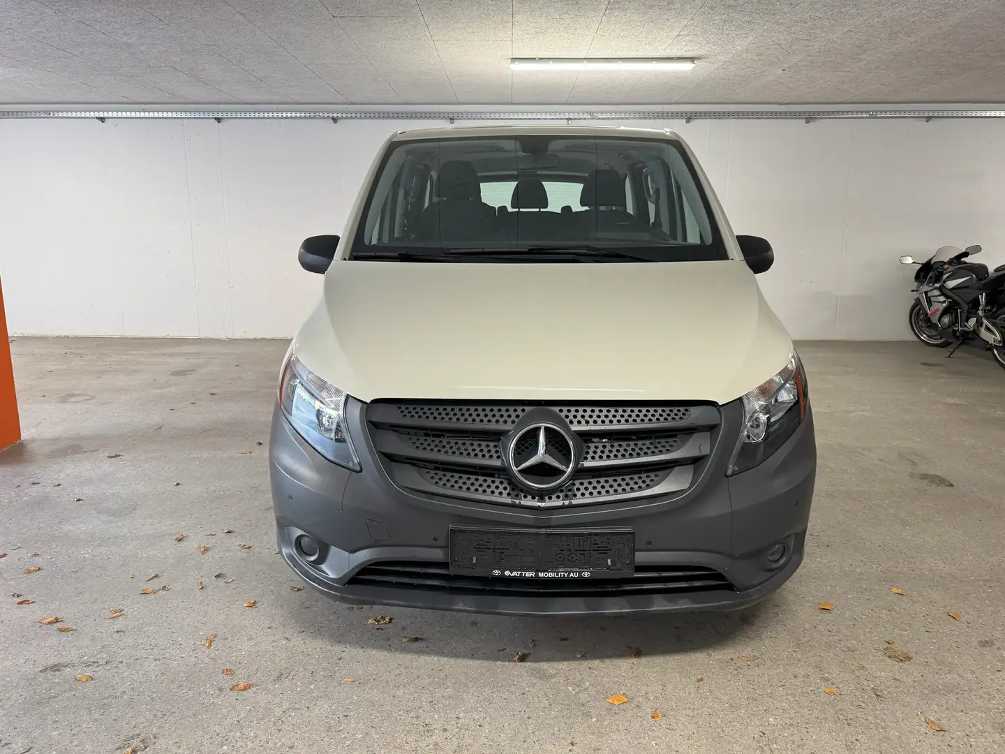 Mercedes-Benz Vito 114 CDI/BT Pro 4MATIC kompakt (447.701) Grau - 2