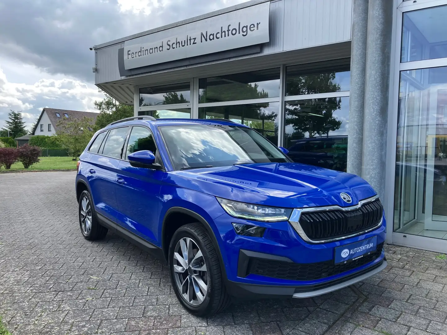 Skoda Kodiaq 2.0 TDI Tour DSG AHK MATRIX NAVI ACC RFK Blau - 2