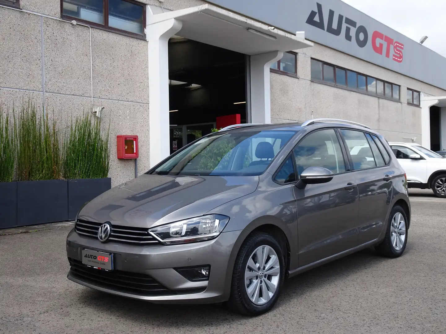Volkswagen Golf Golf Sportsvan 1.6 tdi Comfortline 110cv Grigio - 1