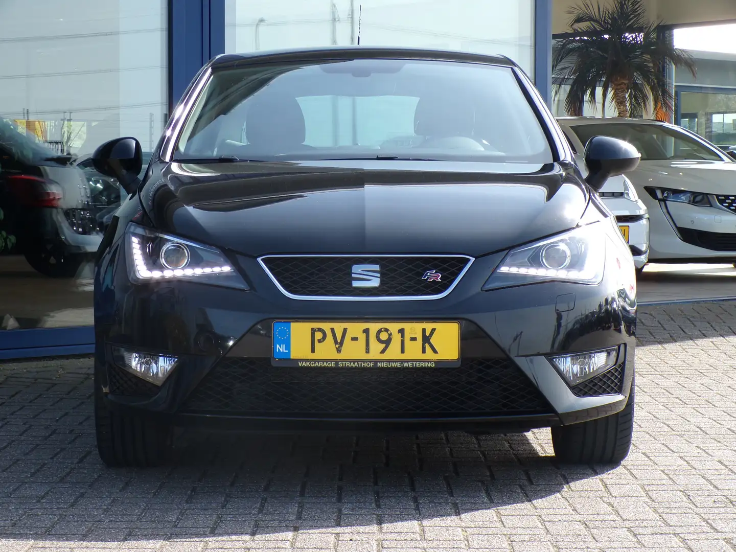 SEAT Ibiza 1.0 EcoTSI FR Connect, Automaat / Bi-Xenon / Navig Schwarz - 2