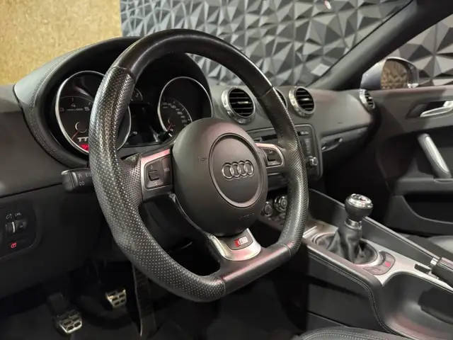Audi TT view 9