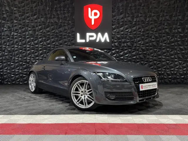 Audi TT view 4