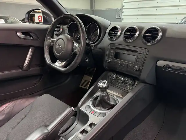 Audi TT view 10