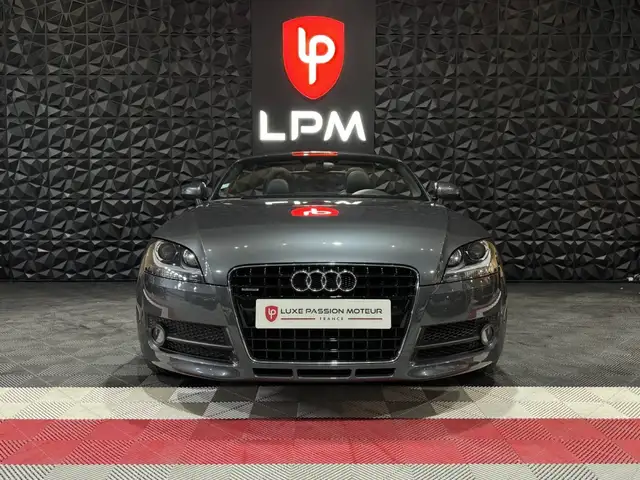 Audi TT view 2