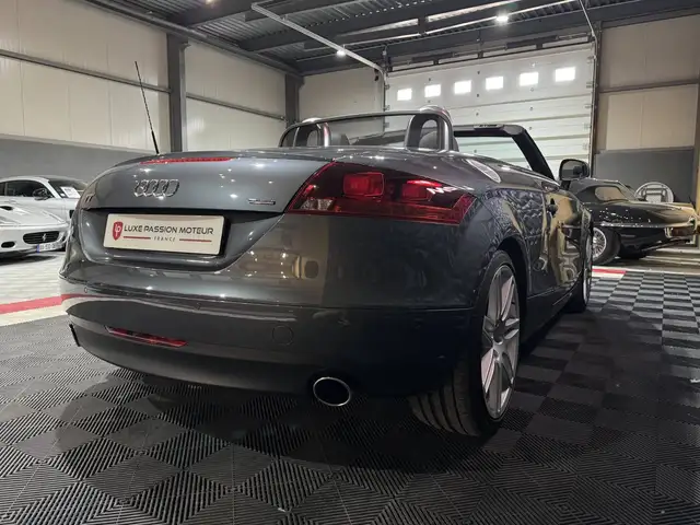 Audi TT view 7