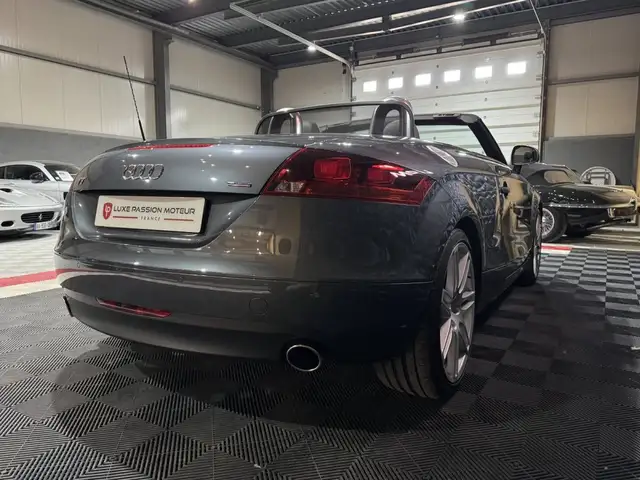 Audi TT view 7