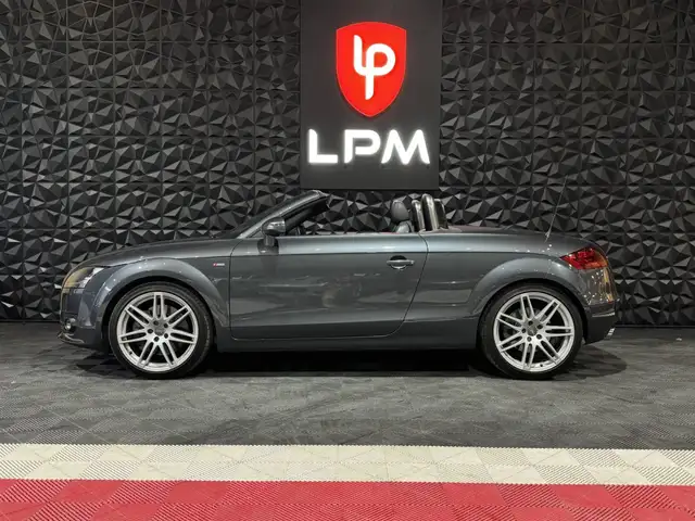 Audi TT view 8
