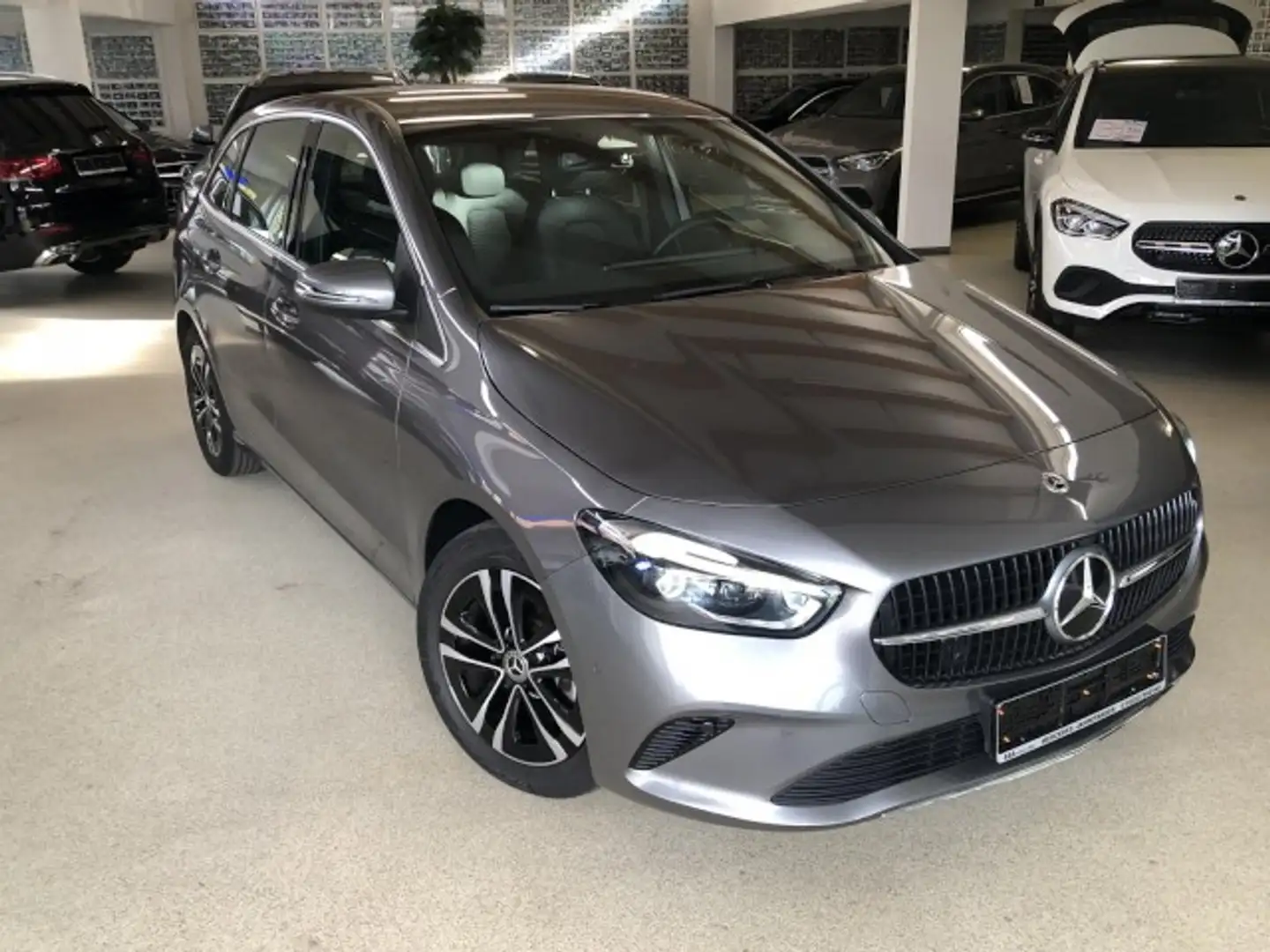 Mercedes-Benz B 180 +Progressive Line Advanced+AHK+Winter-P.+grauer Hi Grau - 2