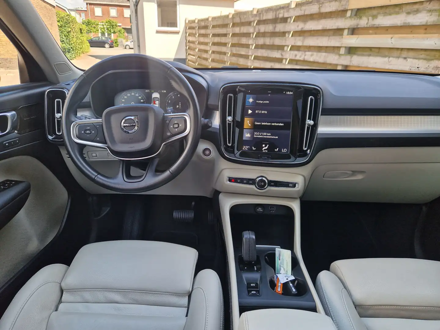 Volvo XC40 1.5 T2 Business Pro LOUNGE PACK Pano | Harman Kard Grijs - 2