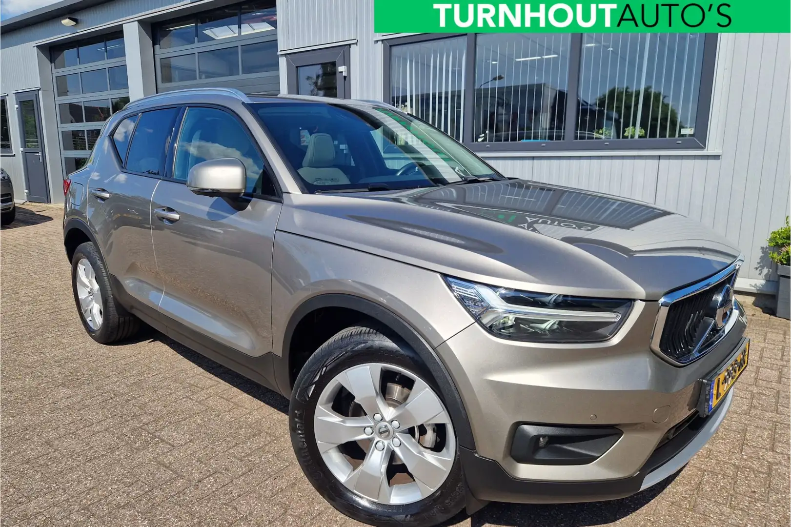 Volvo XC40 1.5 T2 Business Pro LOUNGE PACK Pano | Harman Kard Grijs - 1