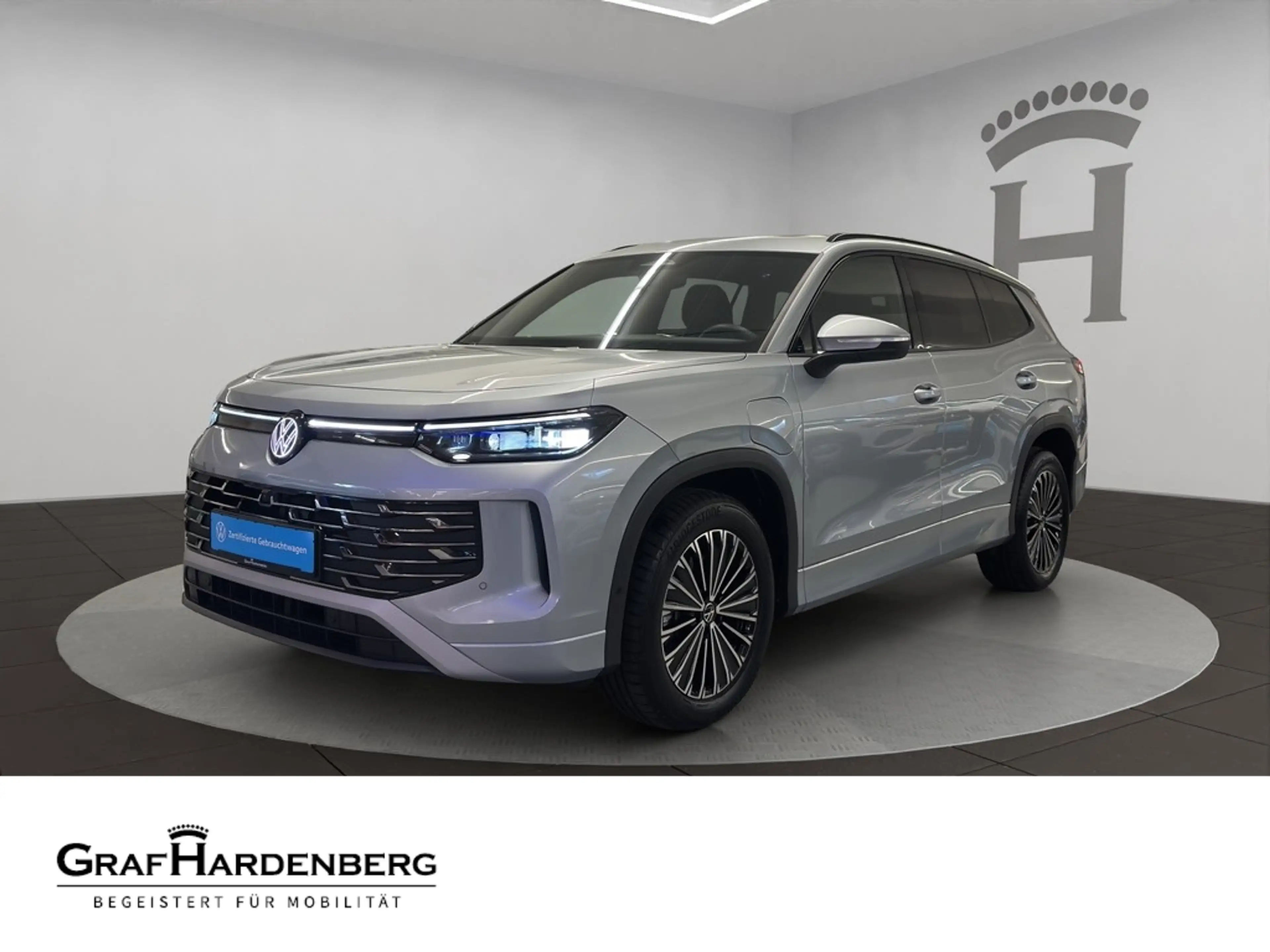 Volkswagen Tayron Elegance 1.5 TSI e-Hybrid AHK Panodach Navi IQ.Lig