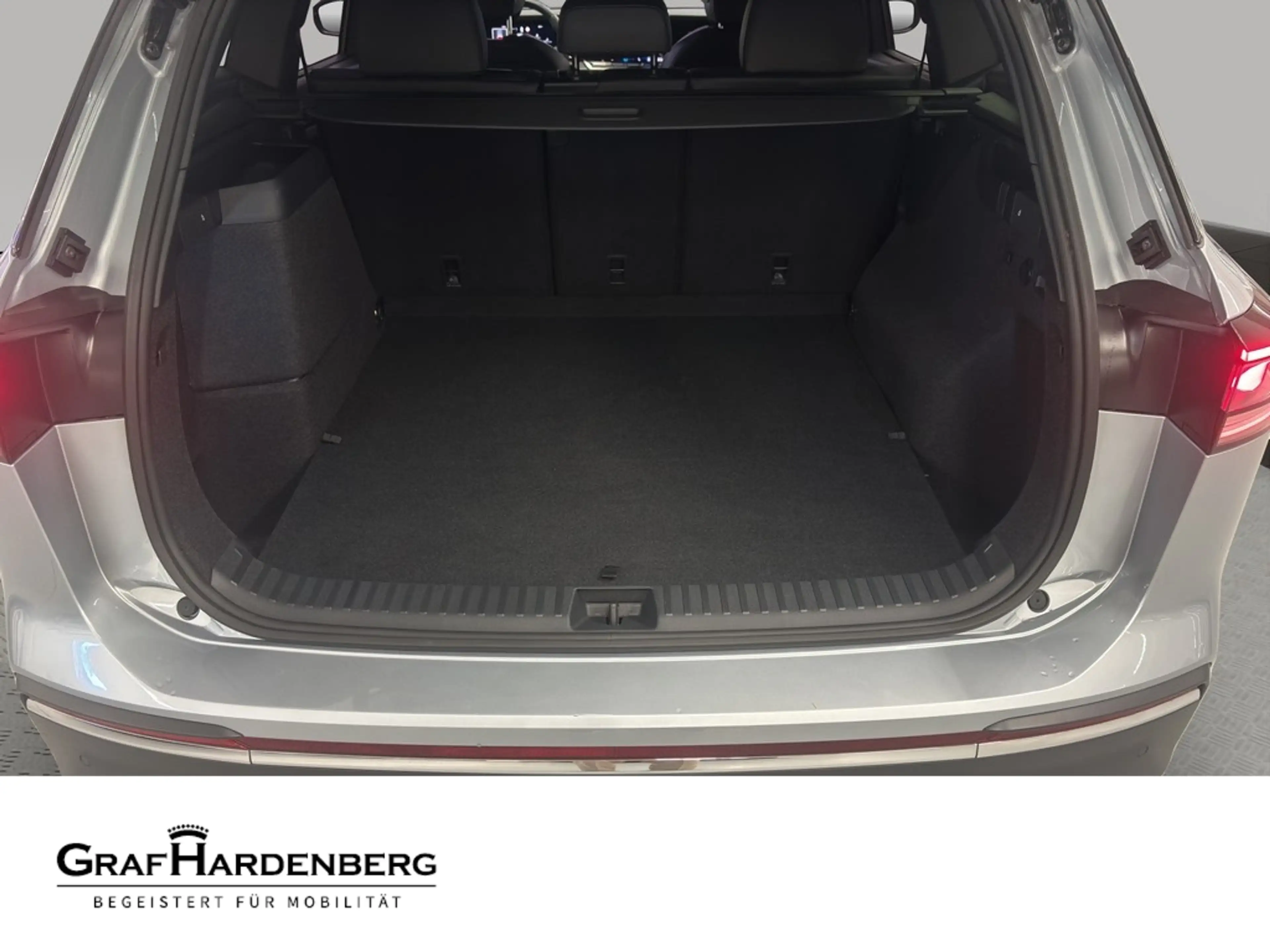 Volkswagen Tayron Elegance 1.5 TSI e-Hybrid AHK Panodach Navi IQ.Lig — photo 11