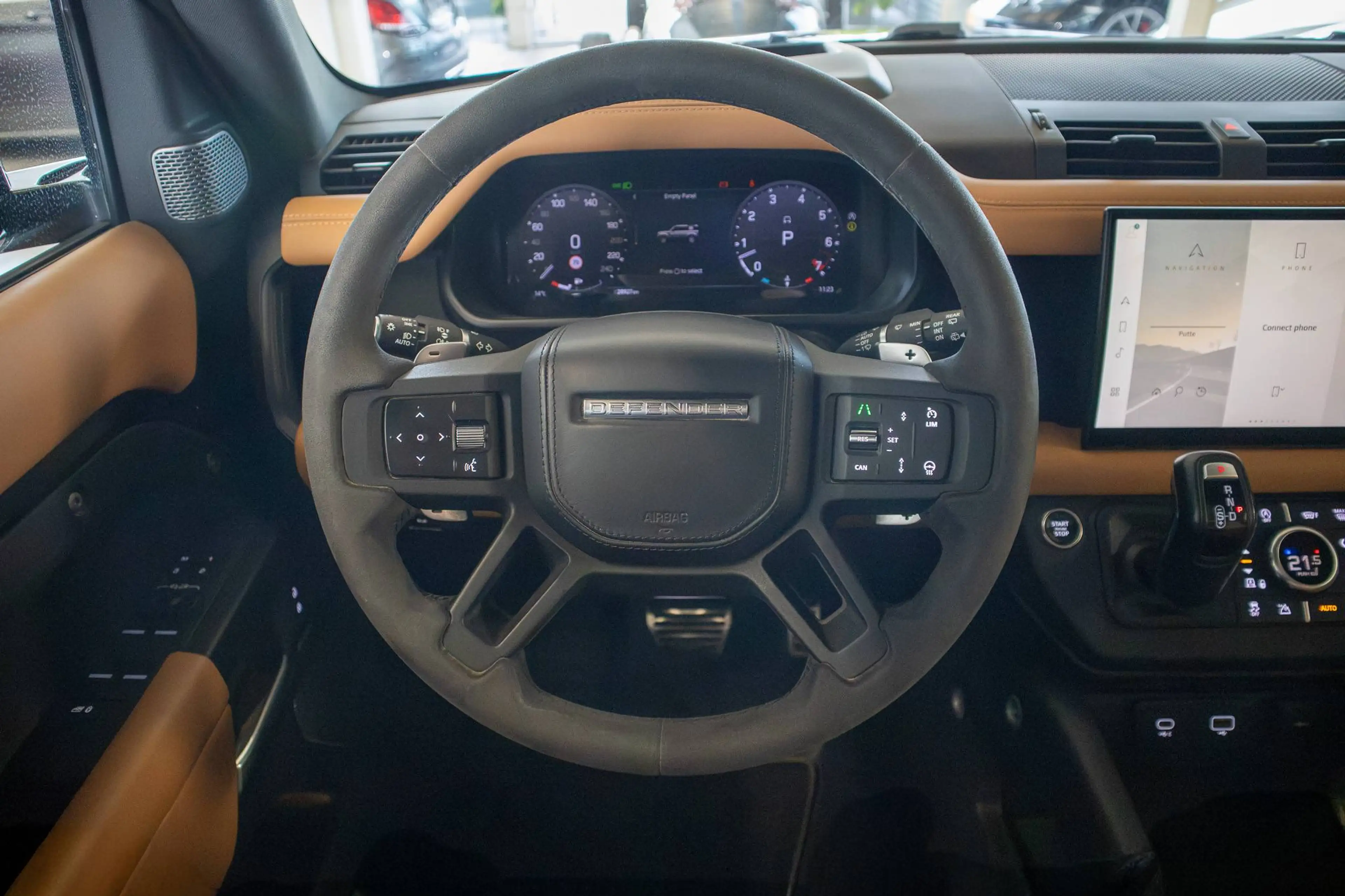Land Rover Defender 110 V8 P525, PANO, MERIDAN, 360°, LUCHTVERING — photo 9