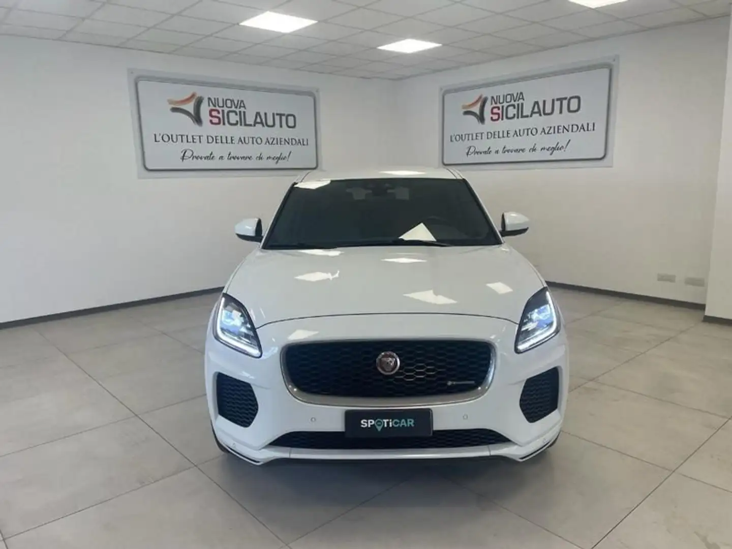 Jaguar E-Pace 2017 2.0d i4 R-Dynamic S awd 150cv auto my19 Bianco - 1
