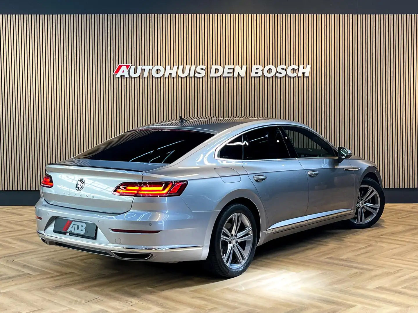 Volkswagen Arteon 1.5 TSI Business R Line Grijs - 2