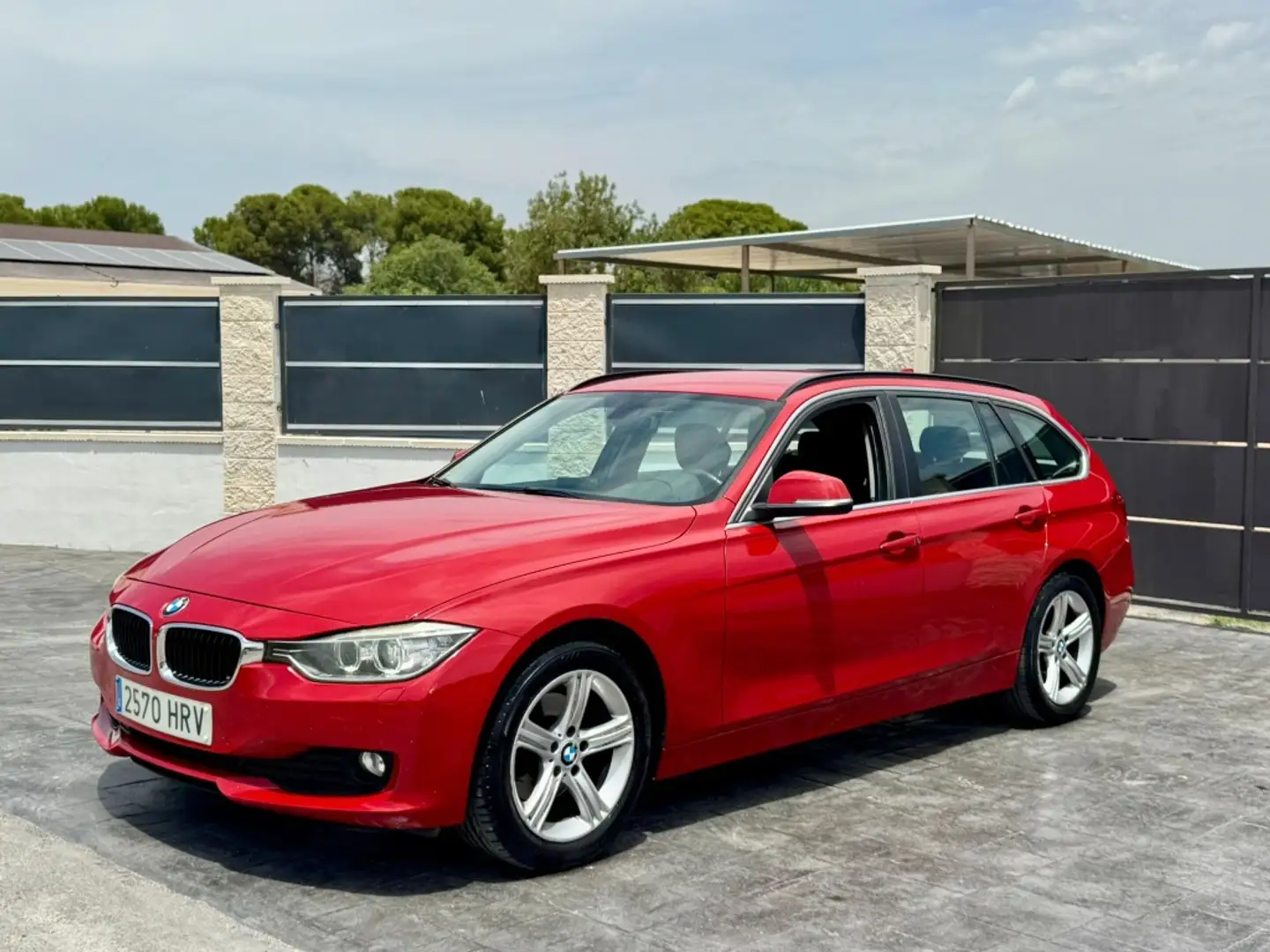 BMW 320 320d Touring Rouge - 2