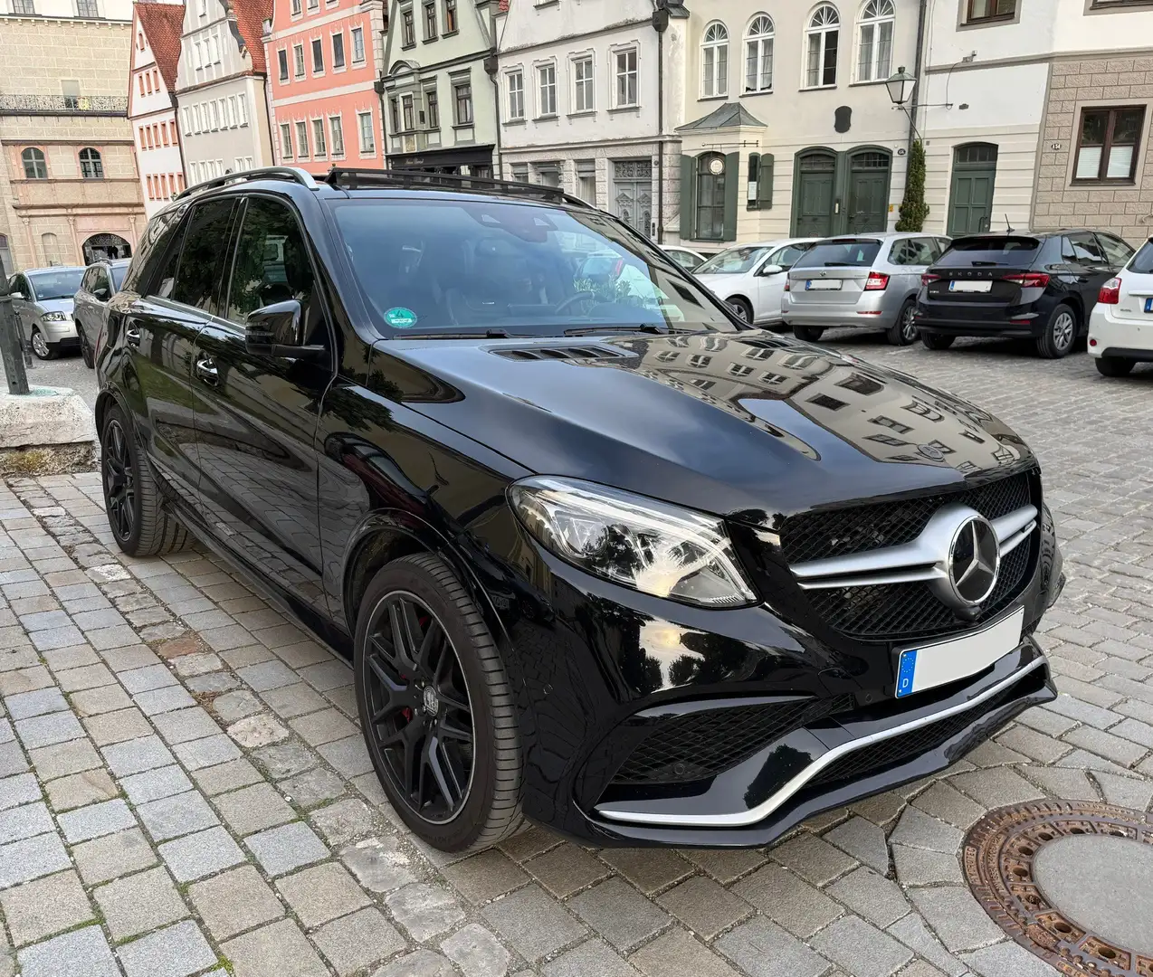 Mercedes-Benz GLE 63 AMG S DISTR PANO AHK MASSAGE STANDH H&K SITZKL TOTW Чорний - 1