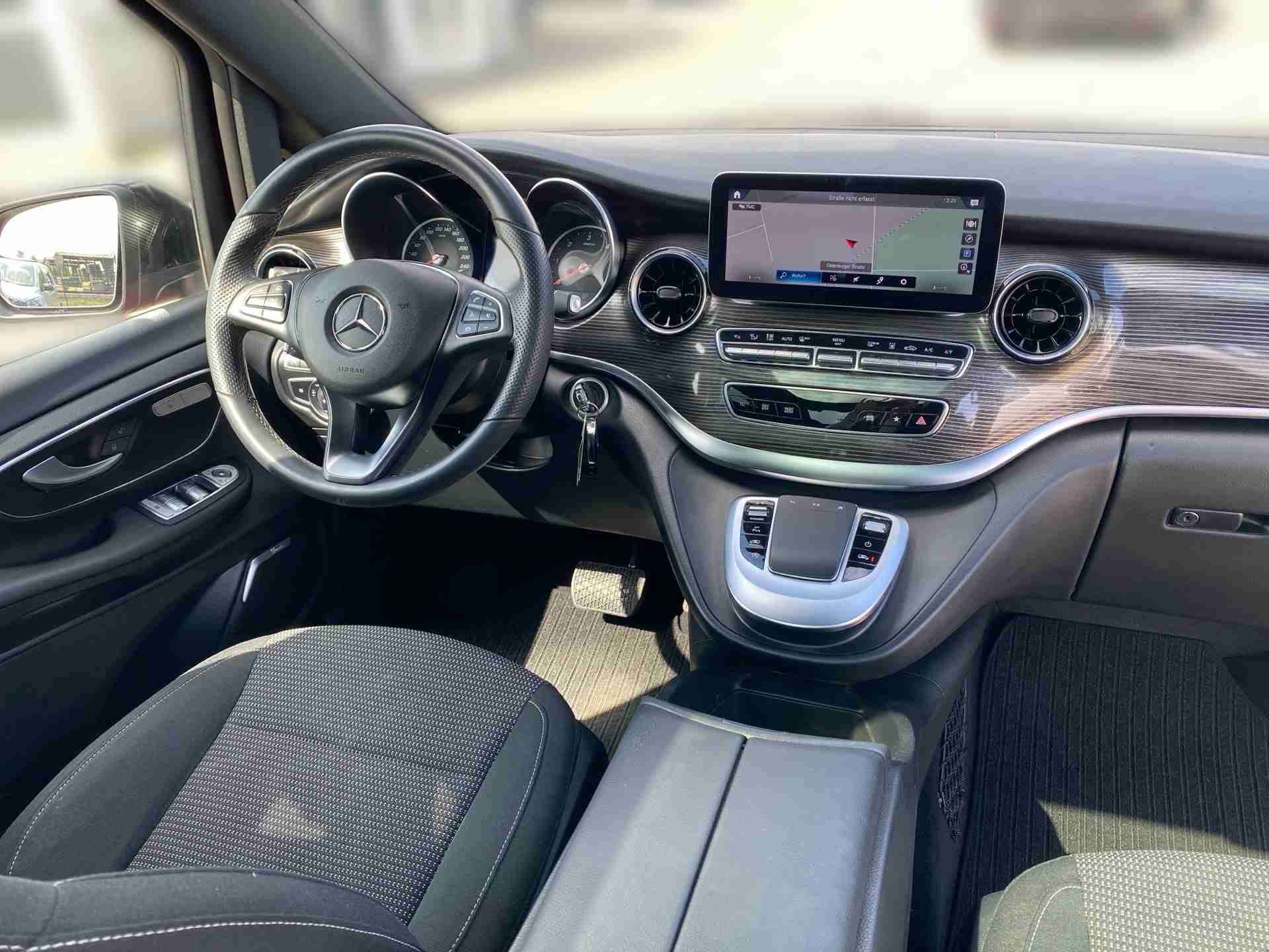 Mercedes-Benz V 250