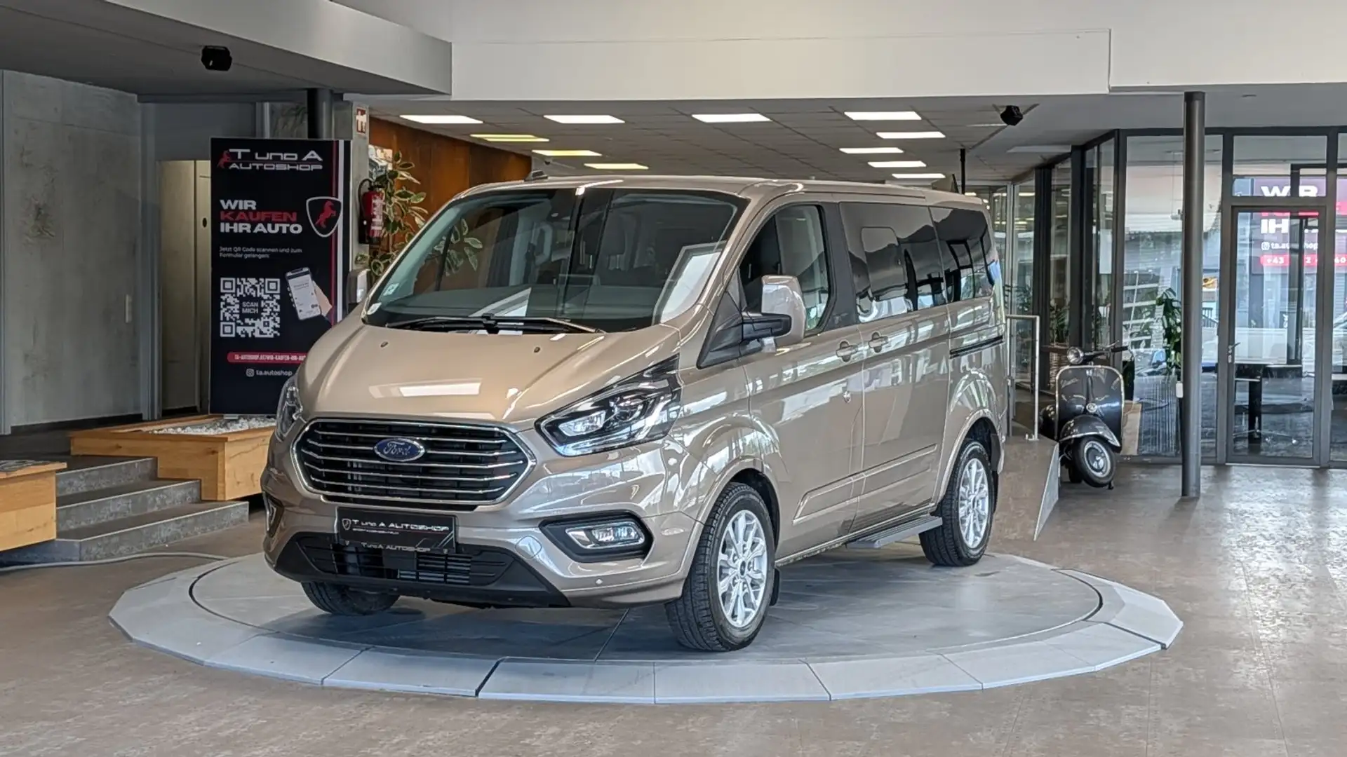 Ford Tourneo Custom Titanium 8-Sitzer 1-Hand Aut. *AHK*Kamera*Navi* Grau - 1