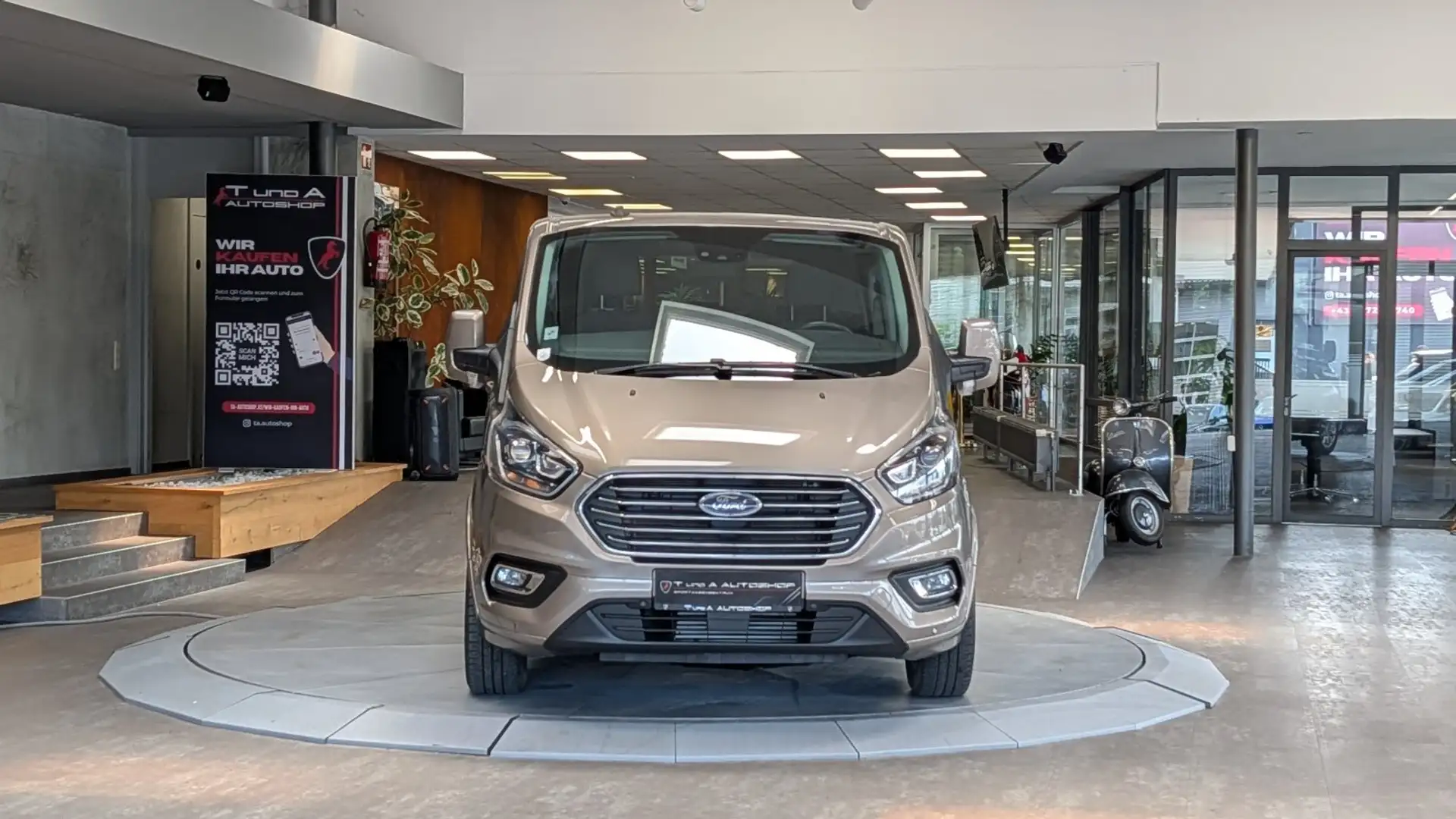 Ford Tourneo Custom Titanium 8-Sitzer 1-Hand Aut. *AHK*Kamera*Navi* Grau - 2