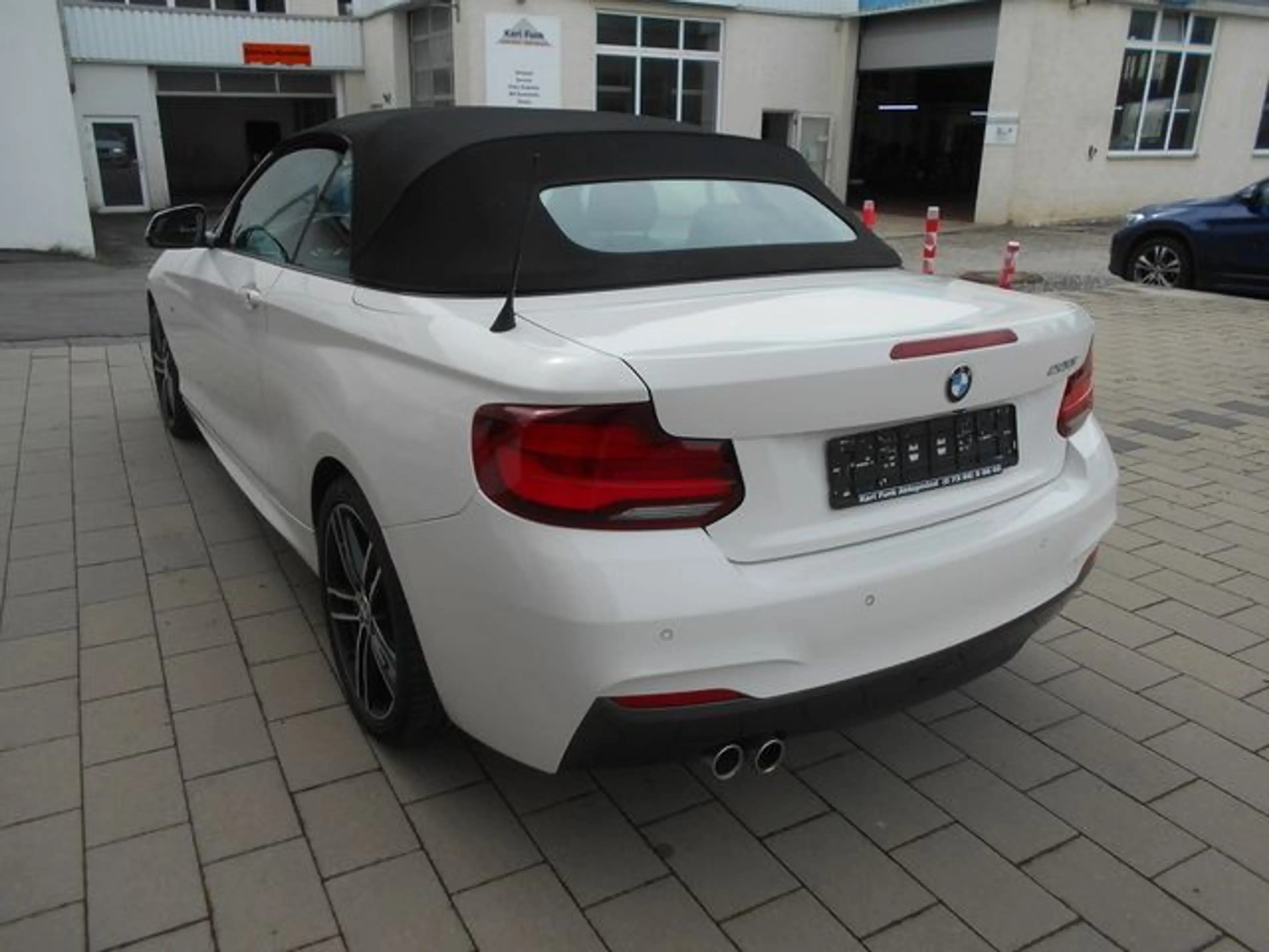 BMW 220 i Cabrio MSport — photo 3