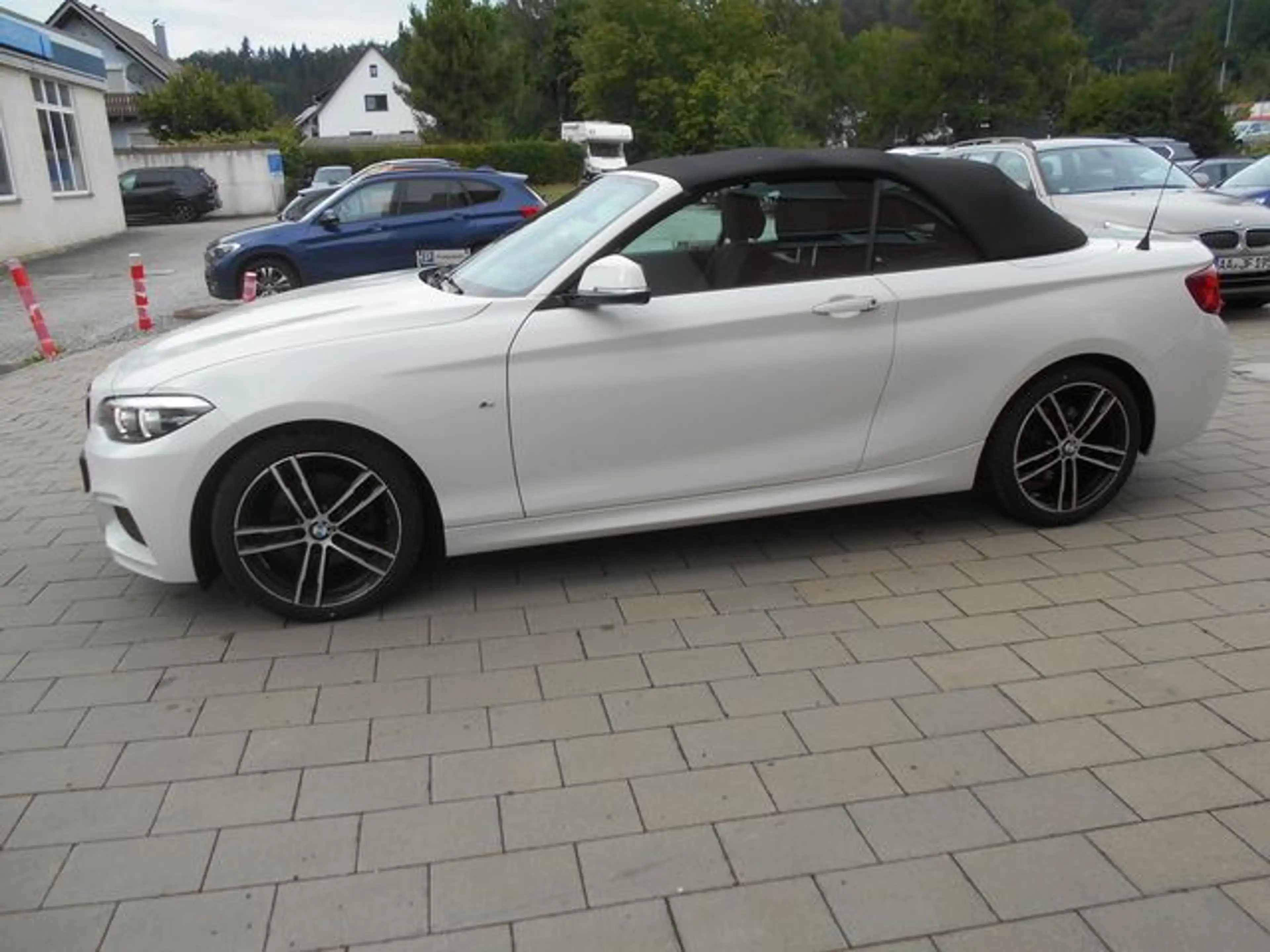 BMW 220 i Cabrio MSport — photo 4