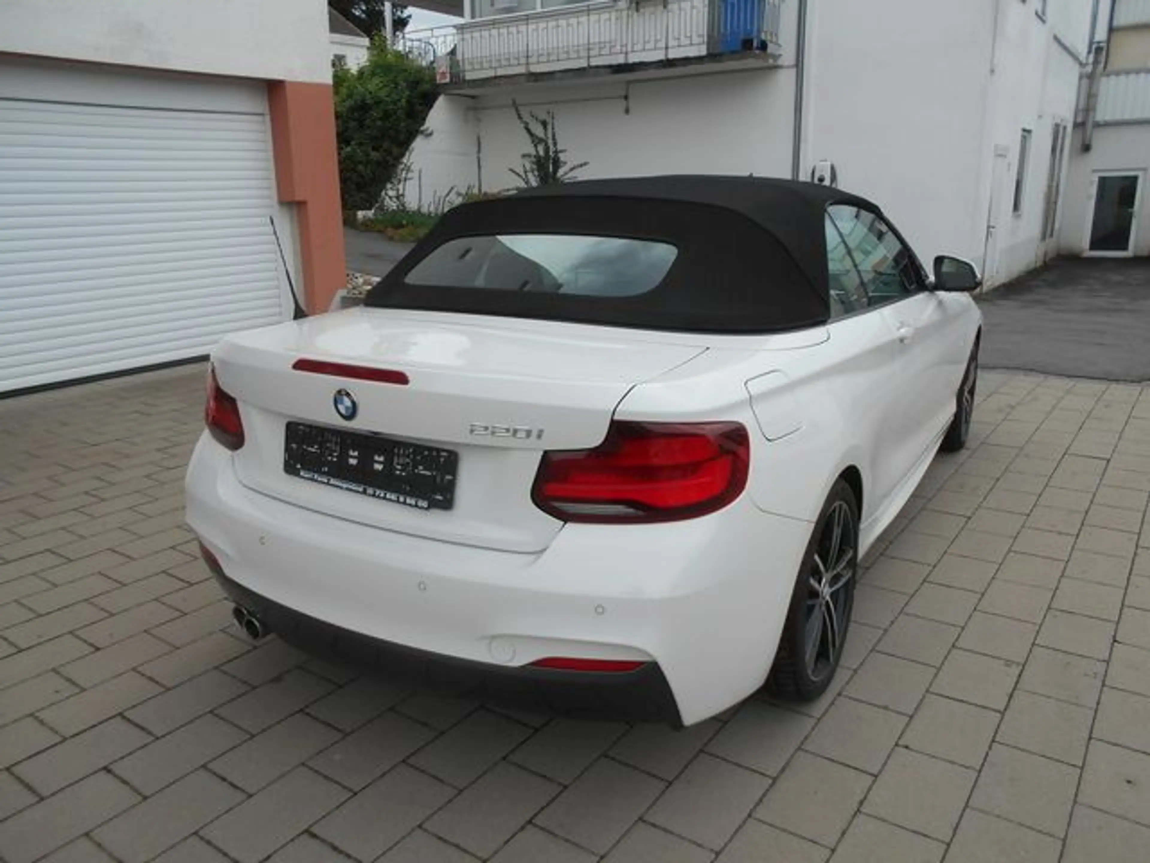 BMW 220 i Cabrio MSport — photo 5
