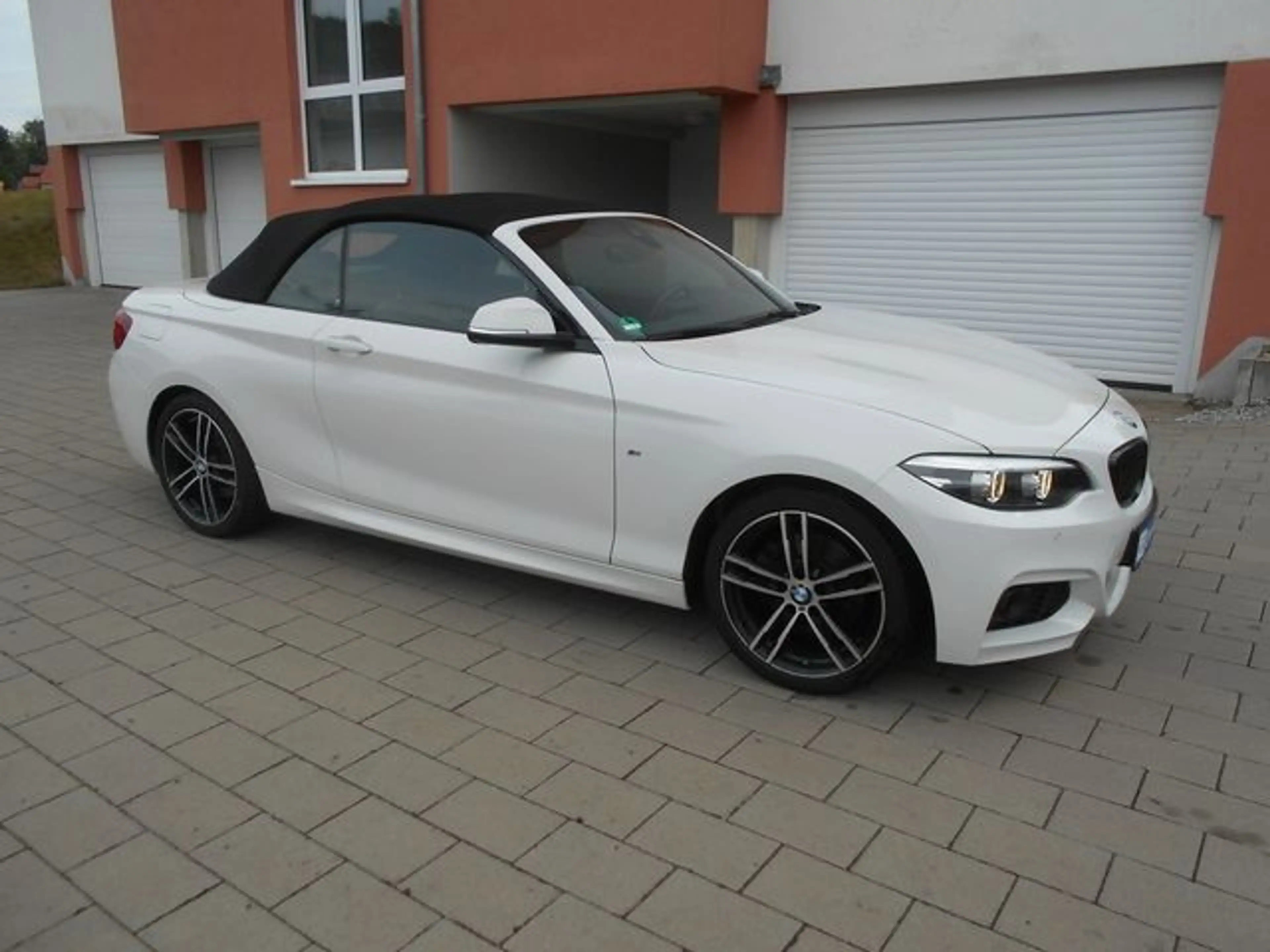 BMW 220 i Cabrio MSport — photo 6