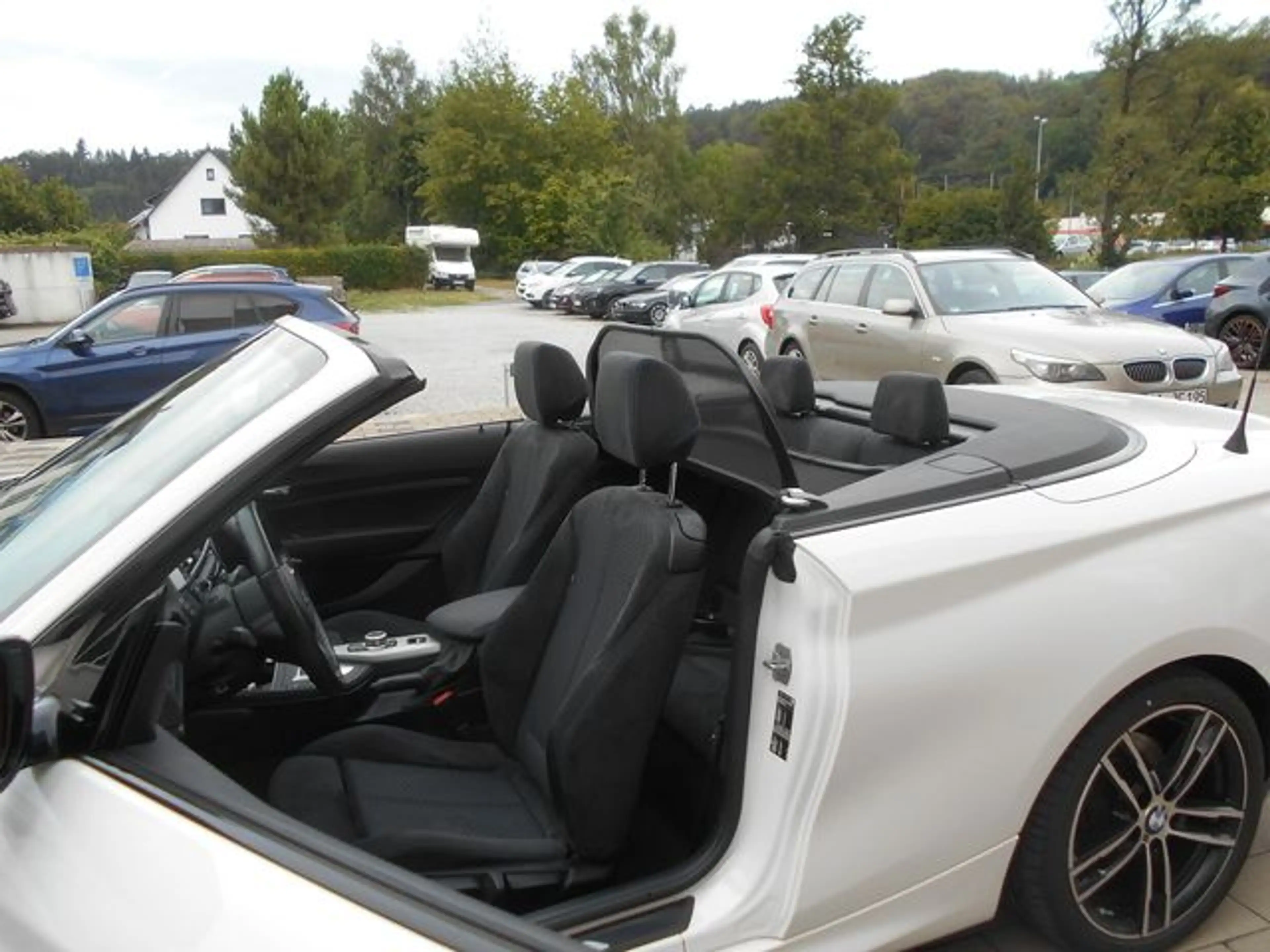 BMW 220 i Cabrio MSport — photo 10