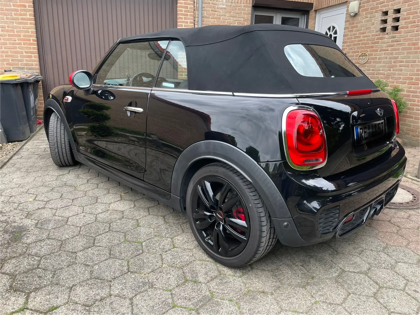 MINI John Cooper Works Cabrio Negro - 1
