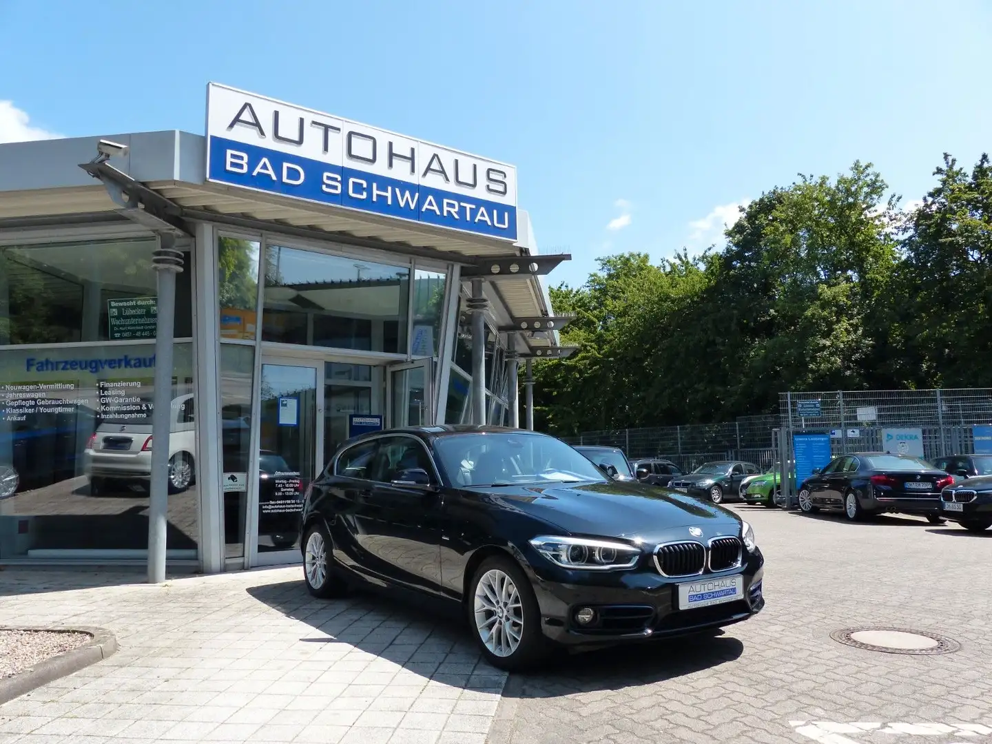 BMW 118 i 3trg. Aut. "Sport Line", Navi, LED, Hifi Noir - 1