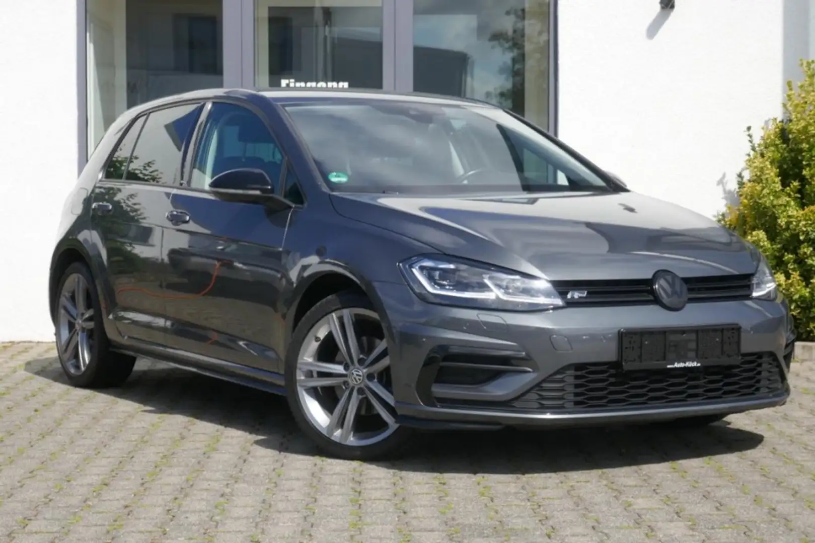 Volkswagen Golf 1.5 TSI DSG IQDRIVE R-Line LED Navi Kamera Grey - 1