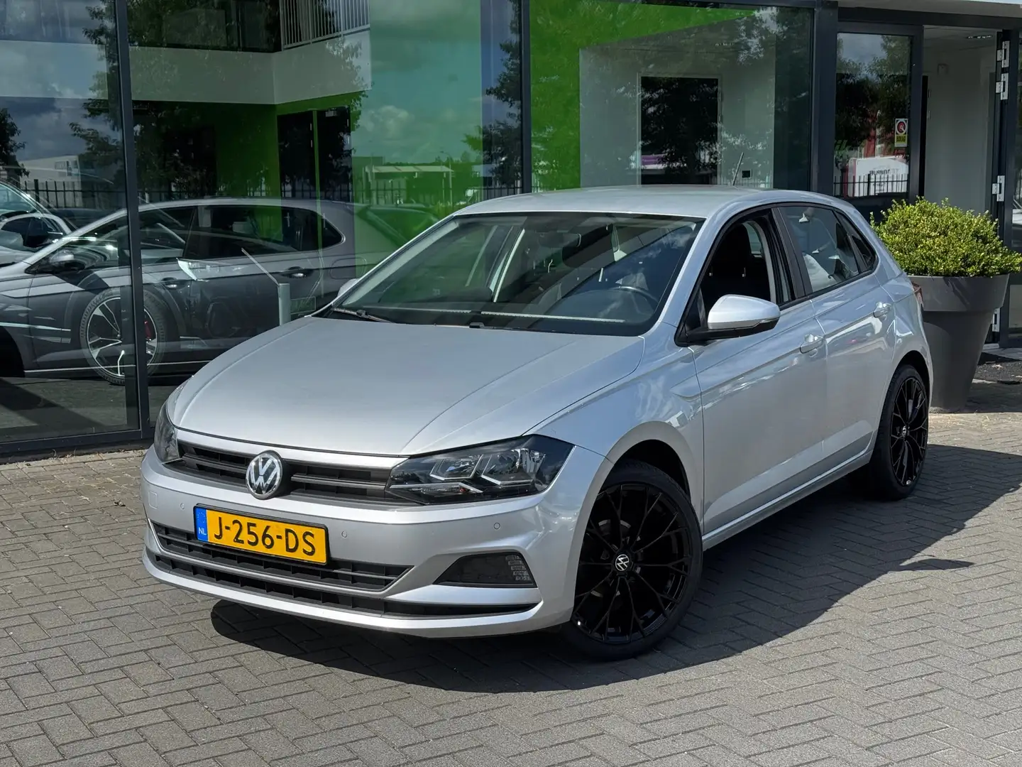 Volkswagen Polo 1.0 TSI Highline * Carplay * PDC 2X * Airco * 18 I Gris - 2