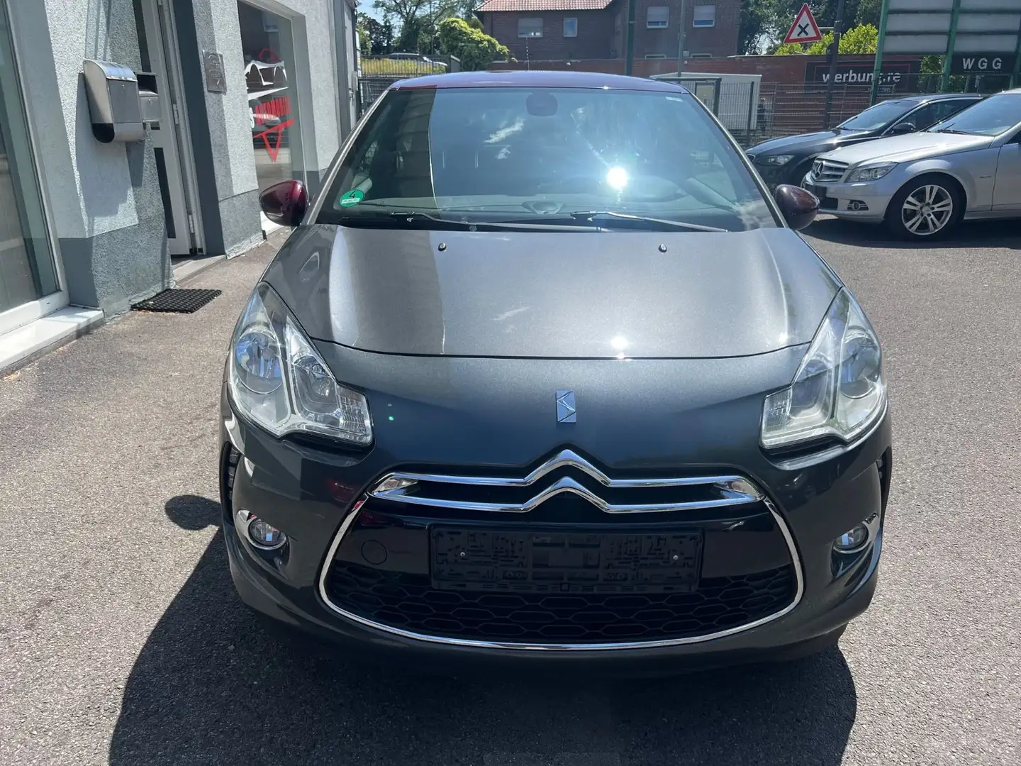 Citroen DS3 SoChic"Leder"Klimaaut."Navi"SHZ"Tempomat"PDC Grijs - 2