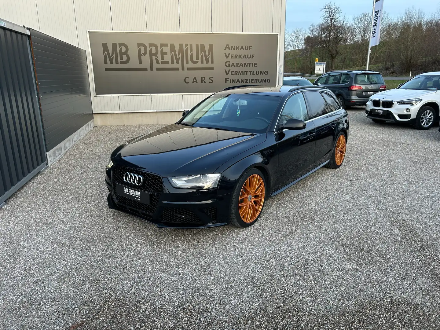 Audi A4 Attraction *BI-XENON*S-line*TEMPOMAT*NAVI* Schwarz - 1
