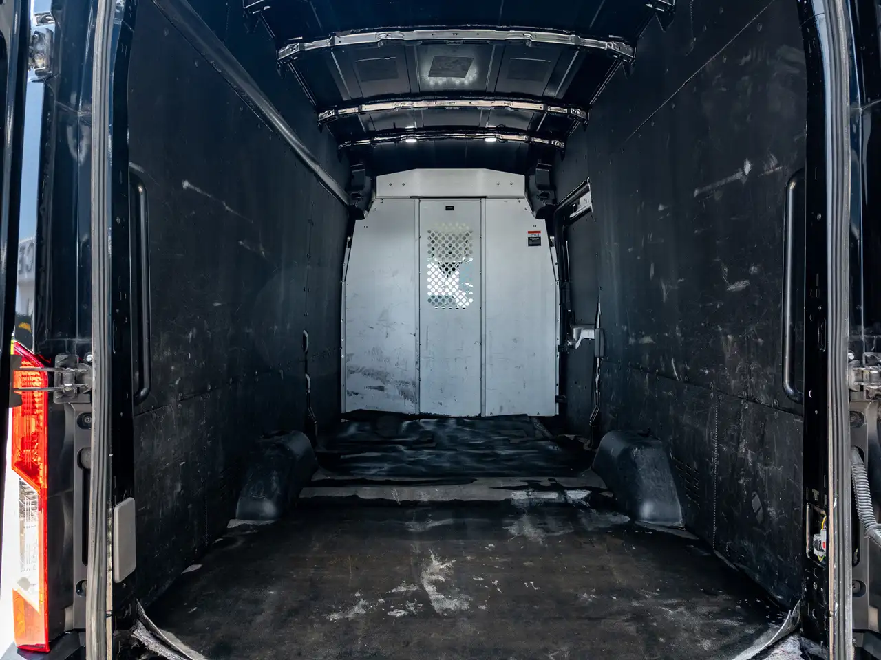 Ford Transit Cargo Van снимка Ford Transit Cargo Van