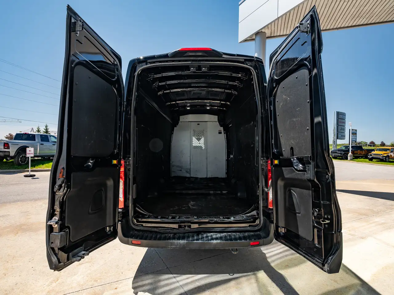 Ford Transit Cargo Van снимка Ford Transit Cargo Van