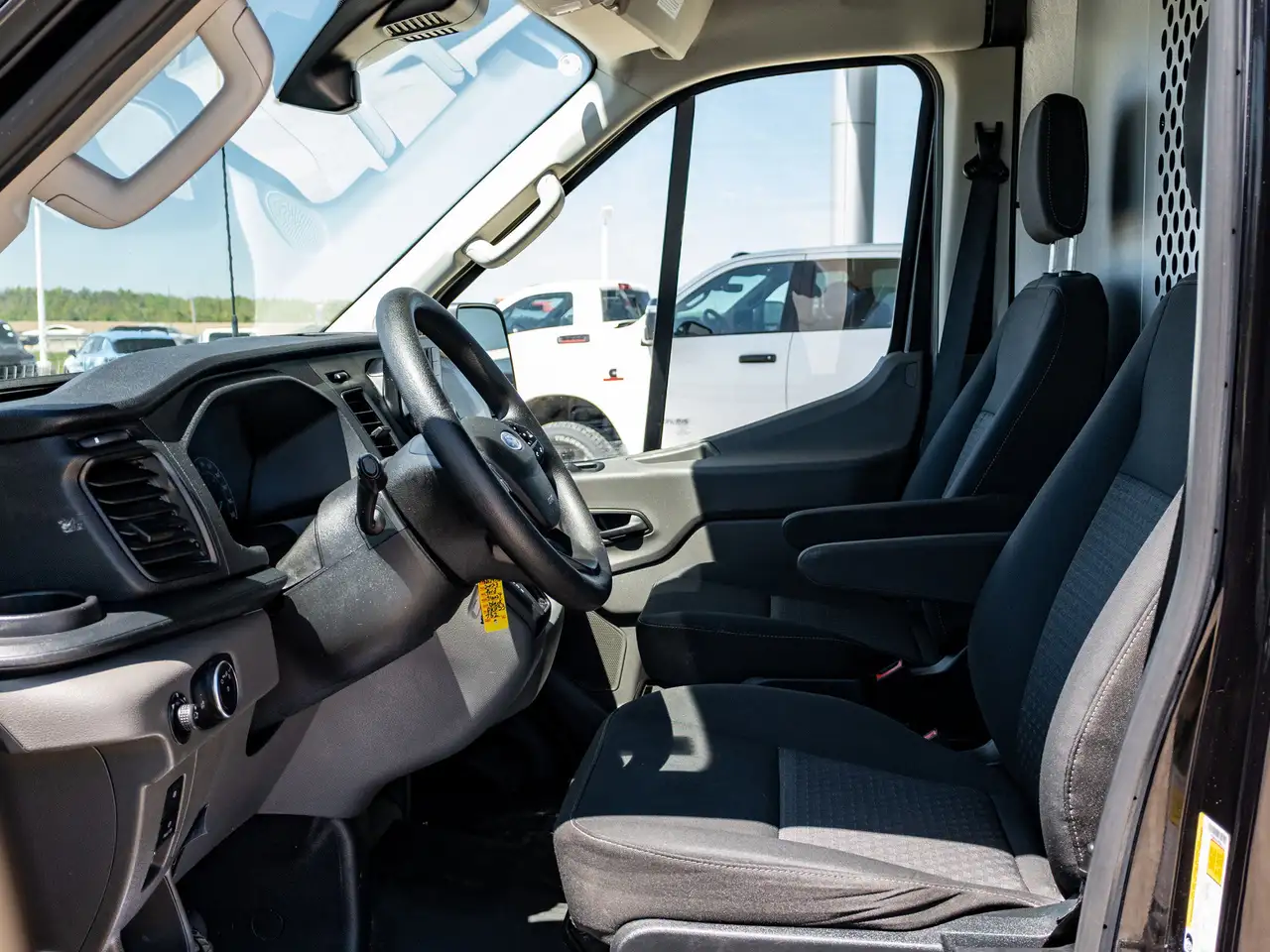 Ford Transit Cargo Van снимка Ford Transit Cargo Van