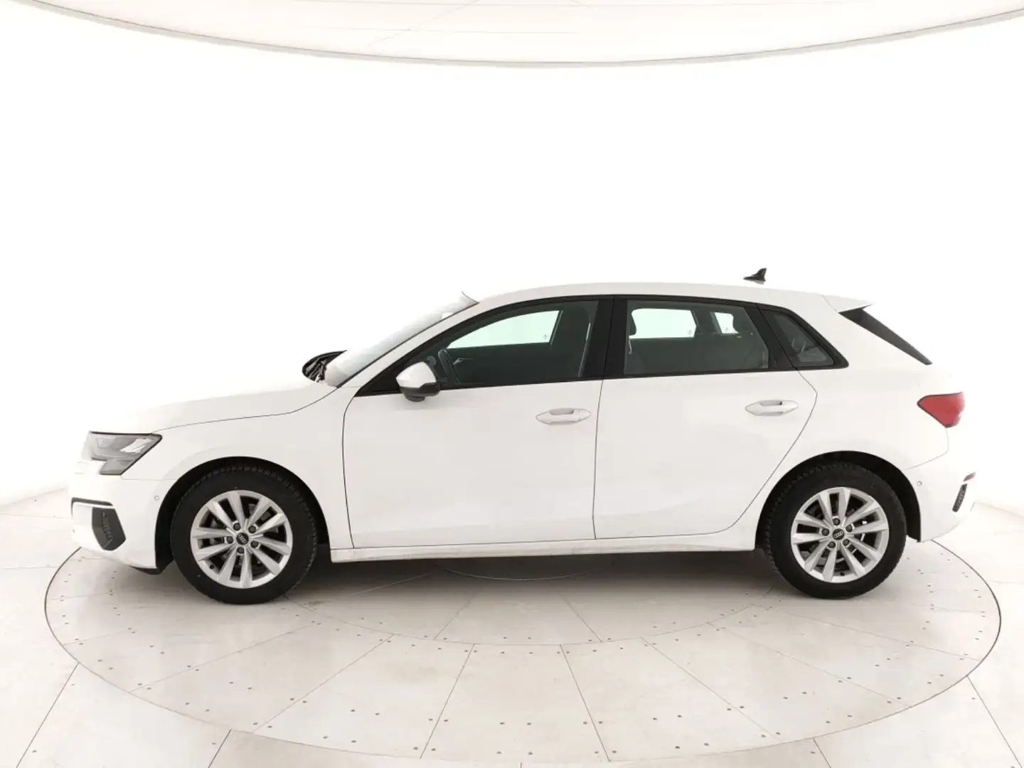 Audi A3 Sportback 30 1.0 tfsi mhev Business s-tronic Weiß - 2