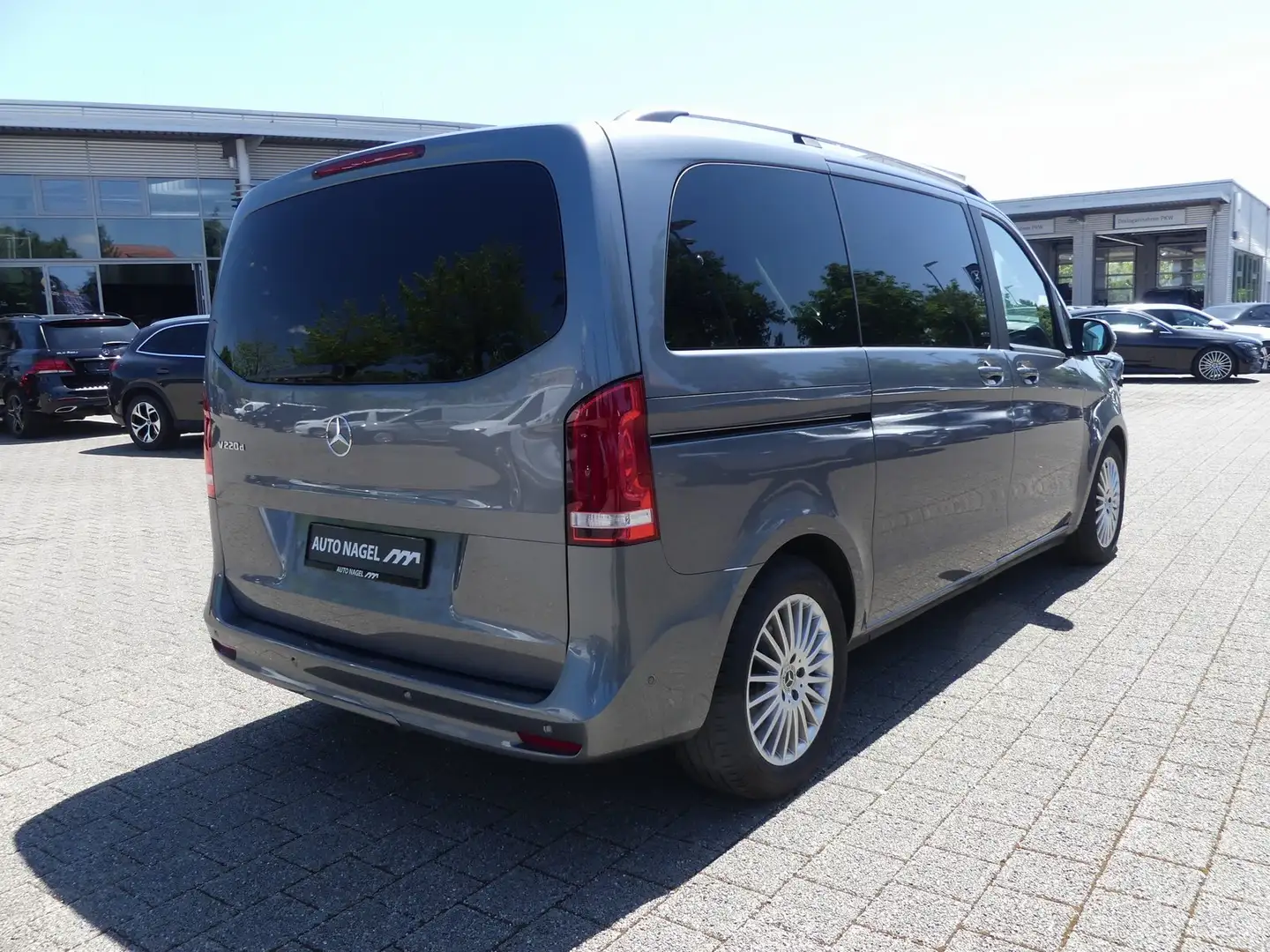 Mercedes-Benz V 220 d EDITION Kompakt Navi LED Distr. Standhzg Grijs - 2