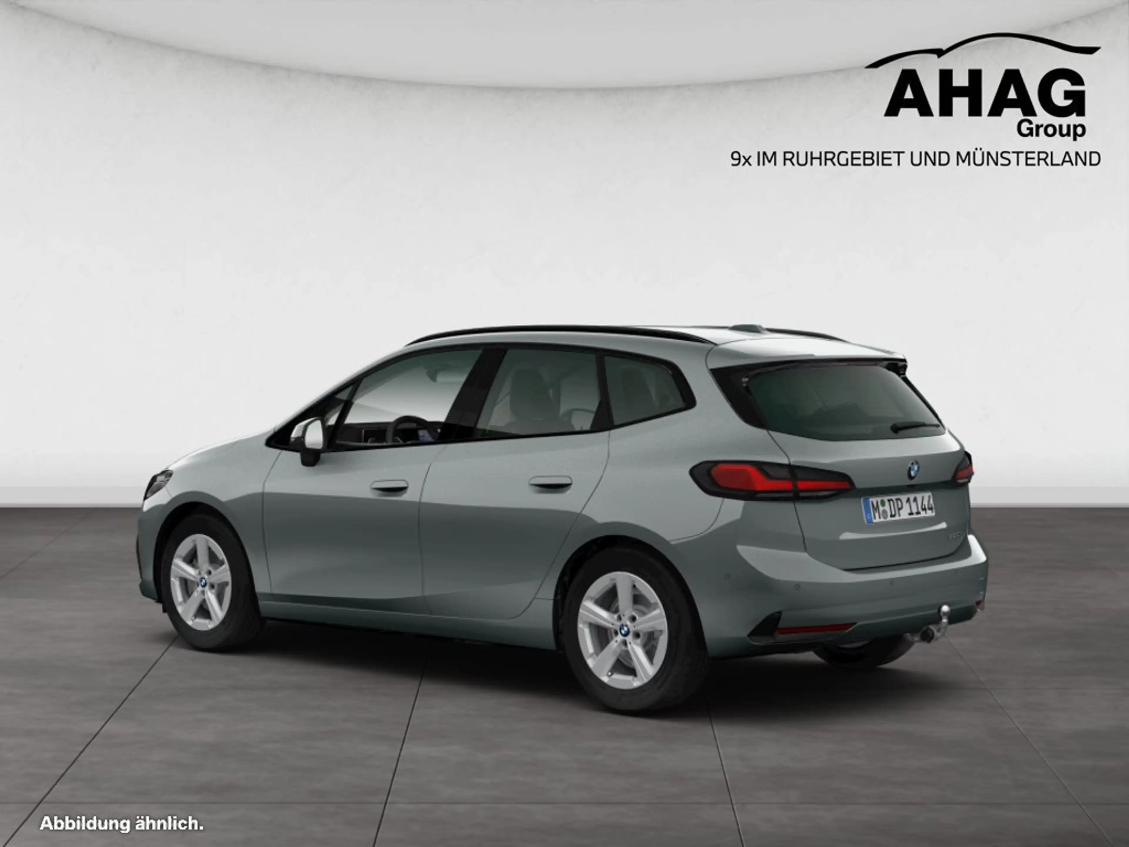 BMW 220 i Active Tourer — photo 6