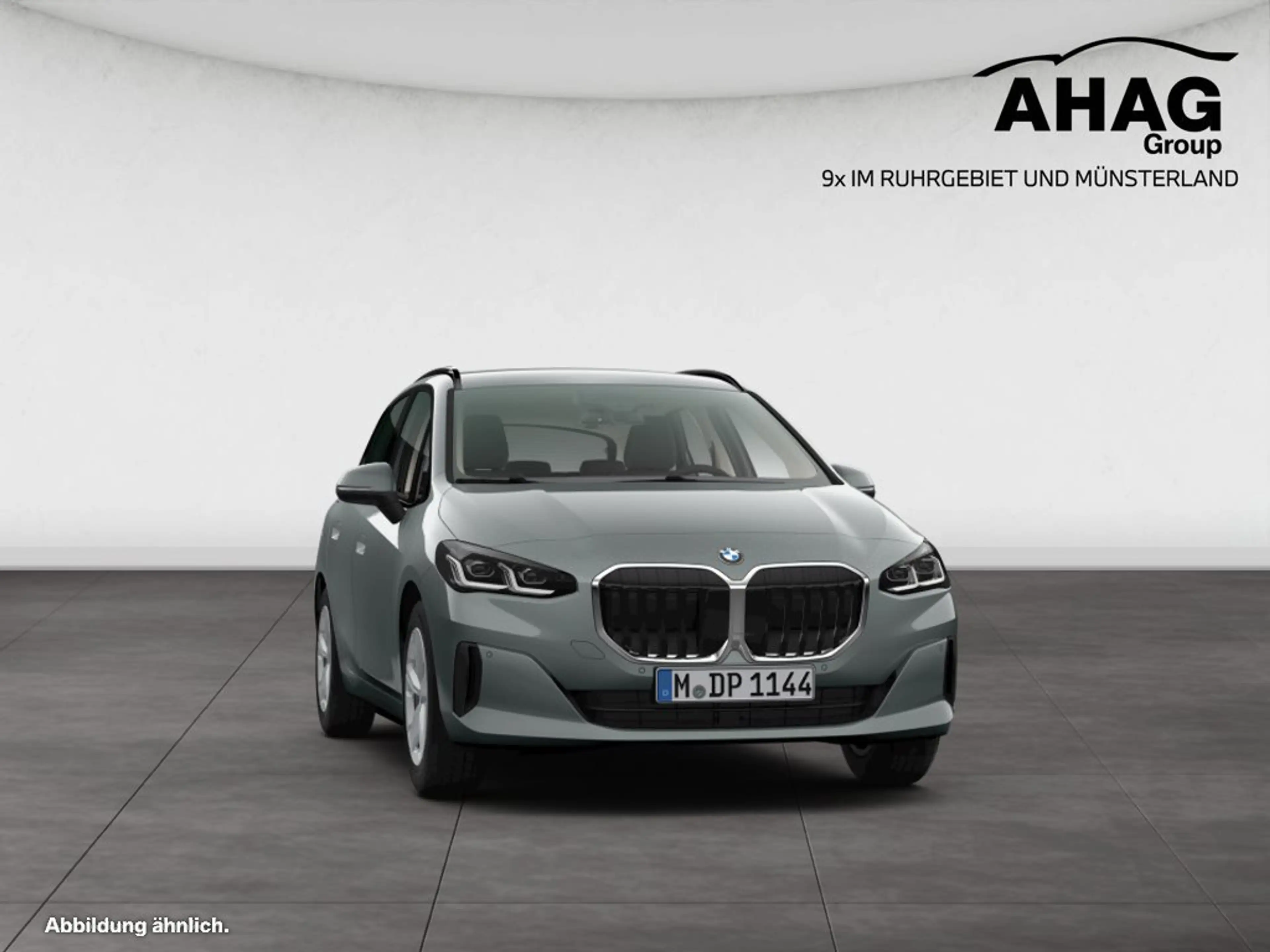 BMW 220 i Active Tourer — photo 10