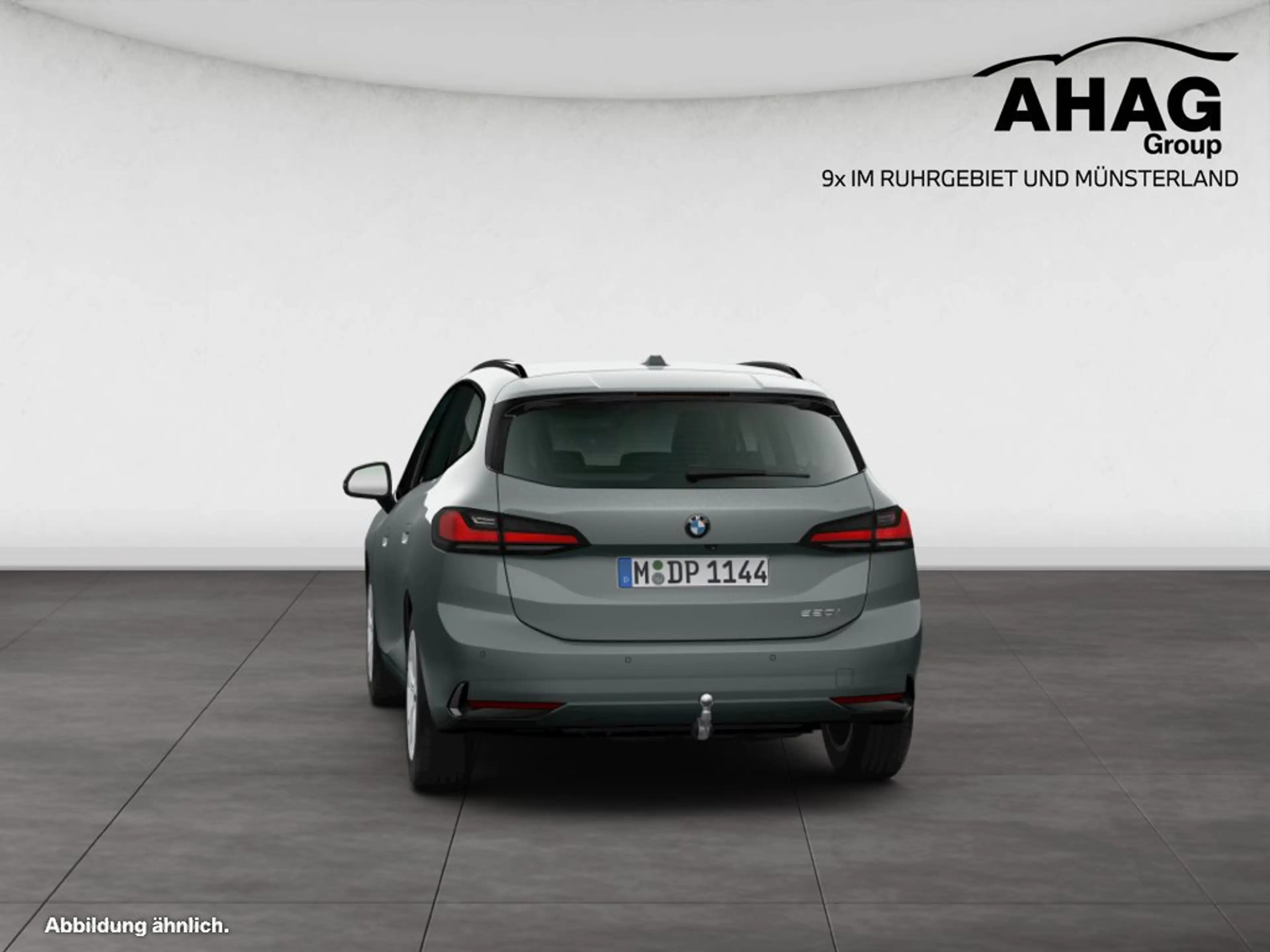 BMW 220 i Active Tourer — photo 7